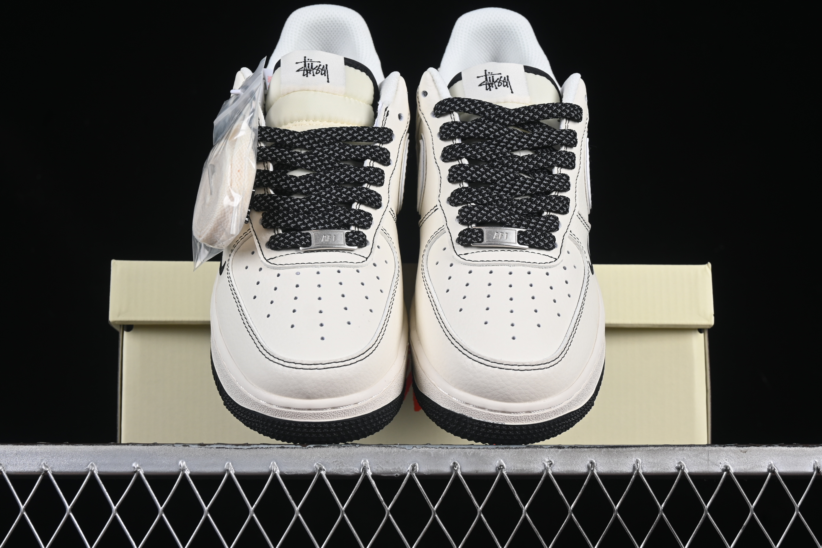 Air Force 1'07 Low Stuxi Collaboration Beige English Checkmark HH7518-040 36-45