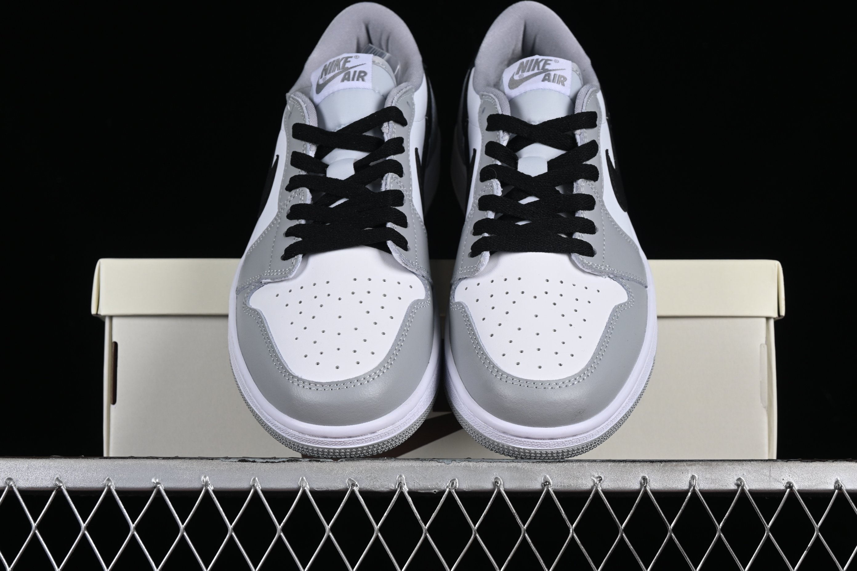 AJ1 low top