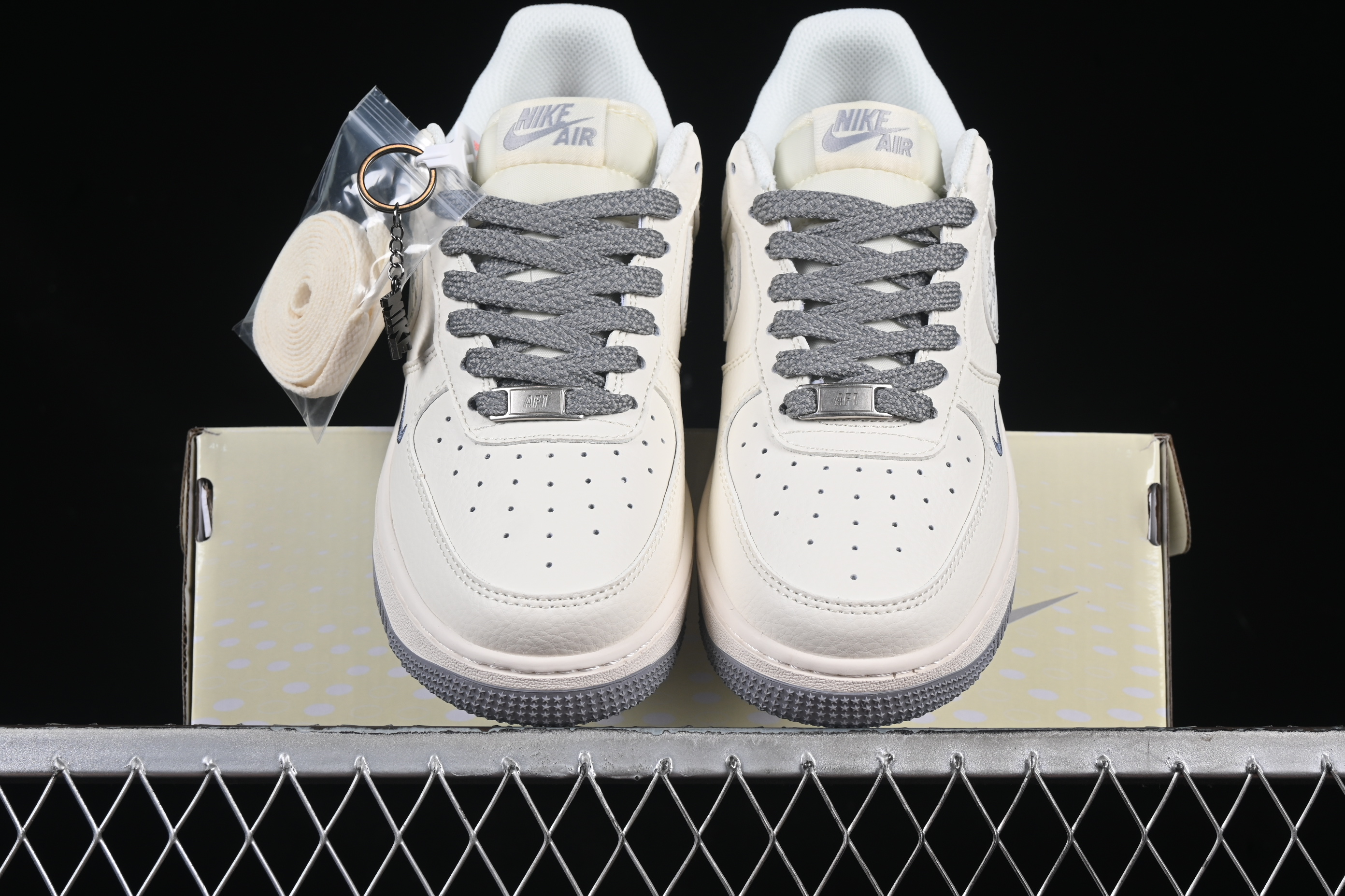 Air Force 1'07 Low Nike Collaboration Beige multi-hook HH7518-048 36-45