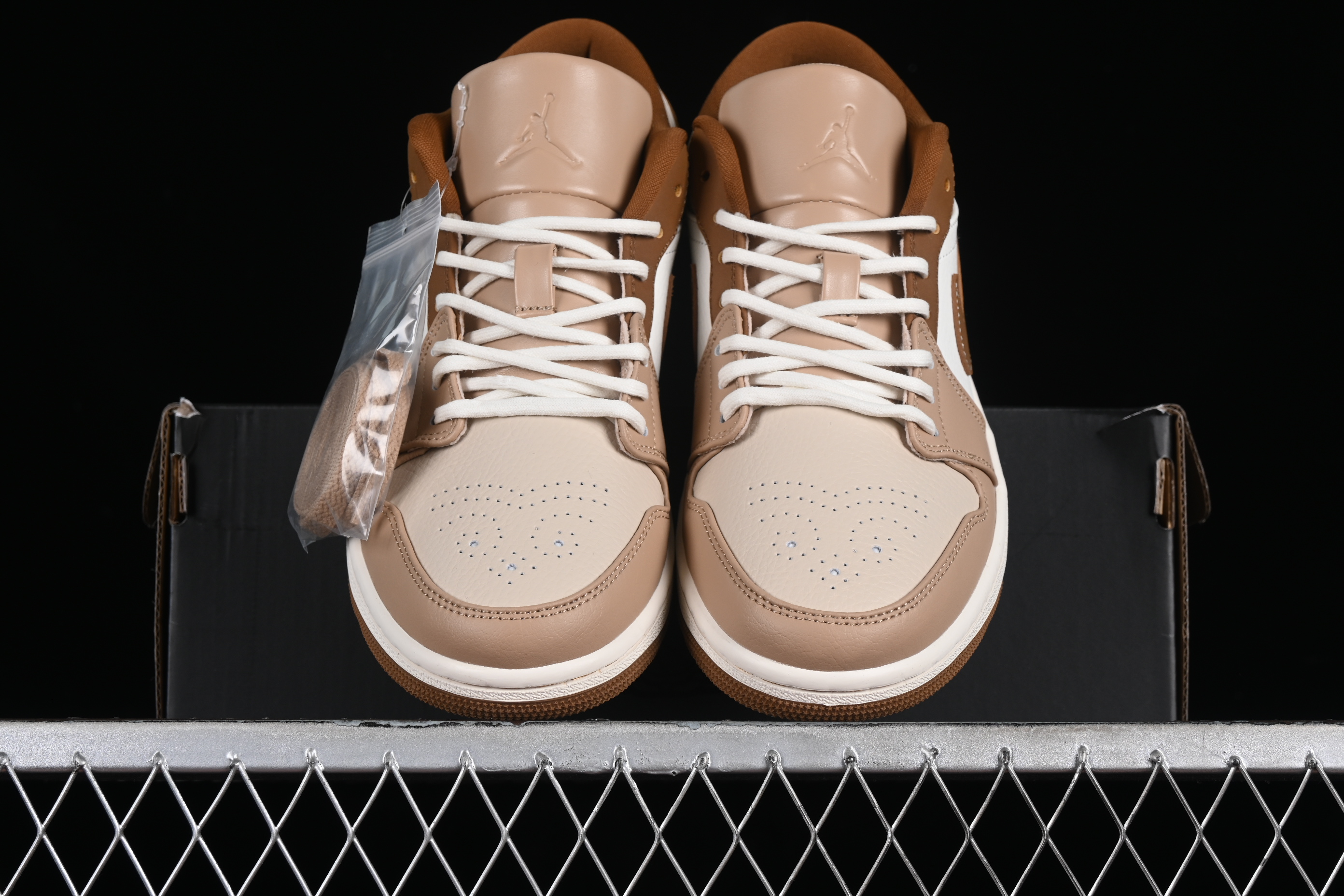 AJ1 low top