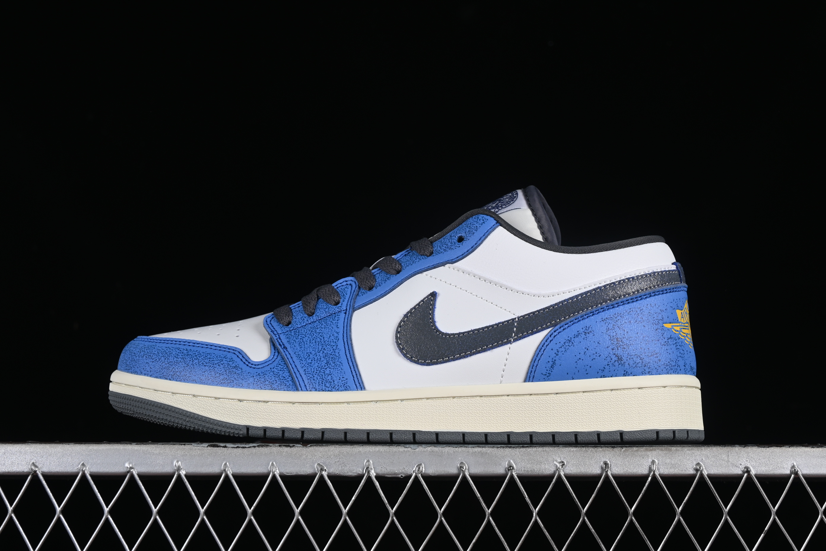 AJ1 low top