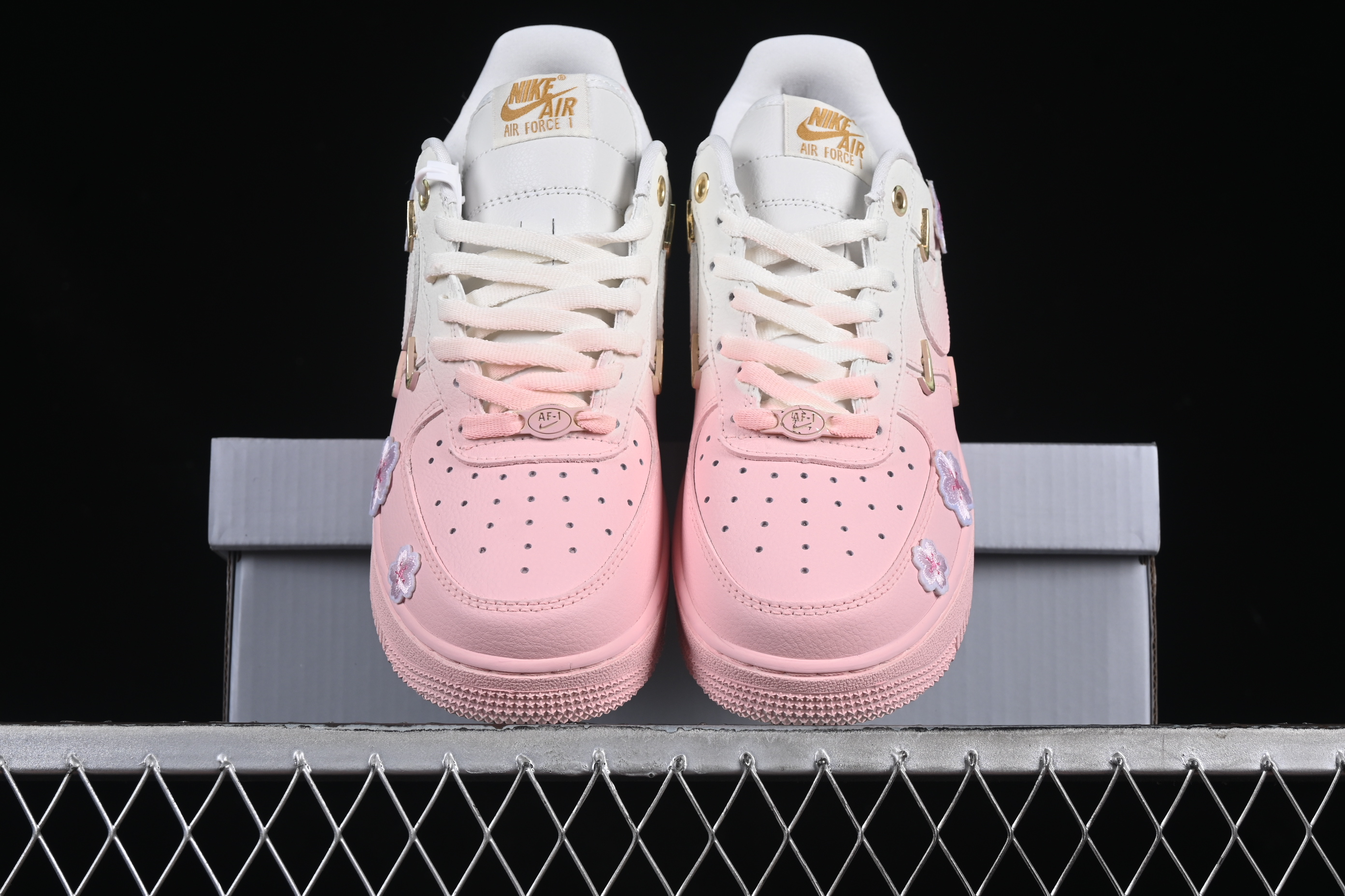 Air Force 1'07 Low Cherry Blossom Love Air Force One Low FC3654-121 36-42