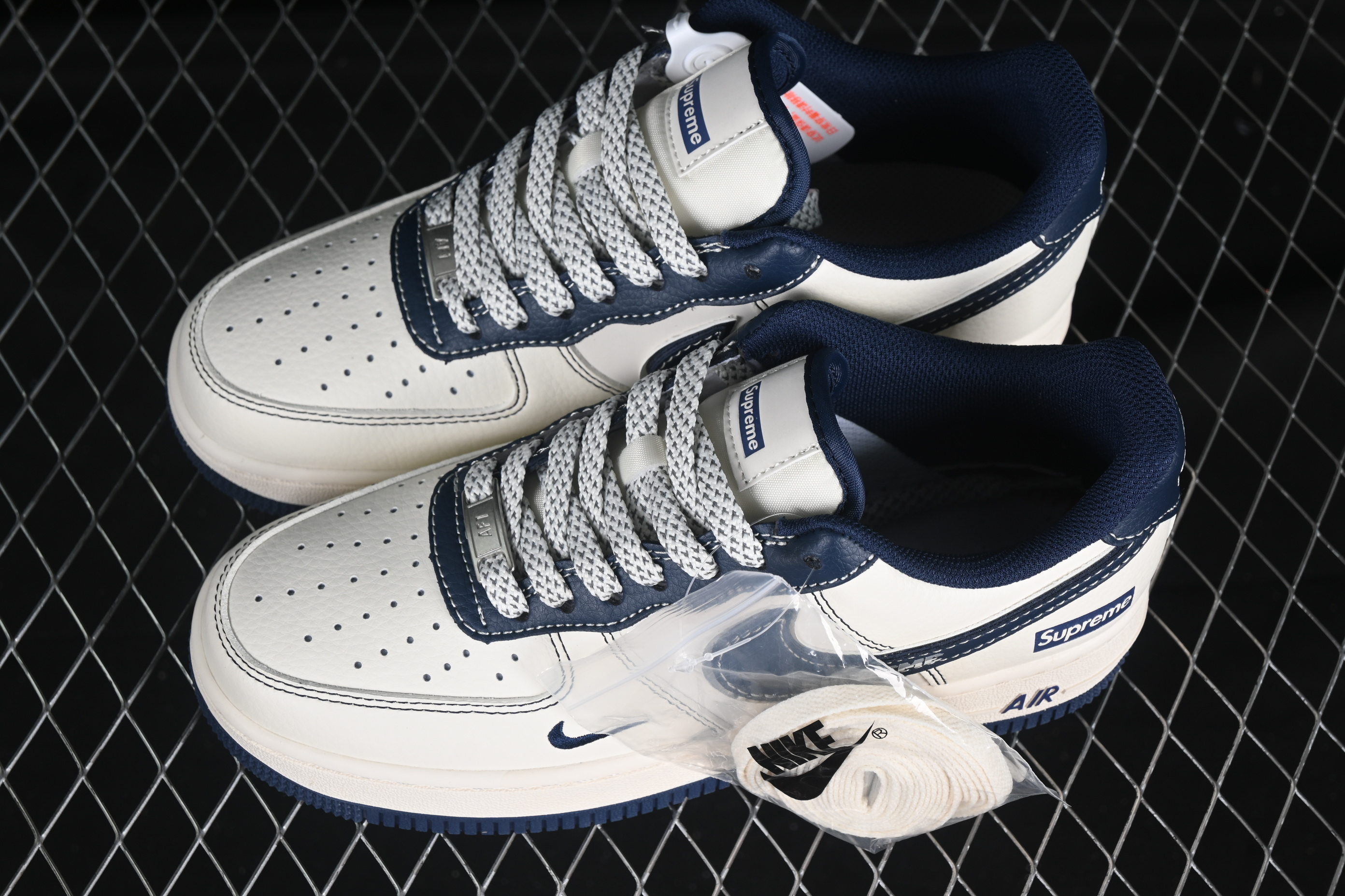 Air Force 1'07 Low Supreme Collaboration Dark Blue Hook XS1958-524 36-45