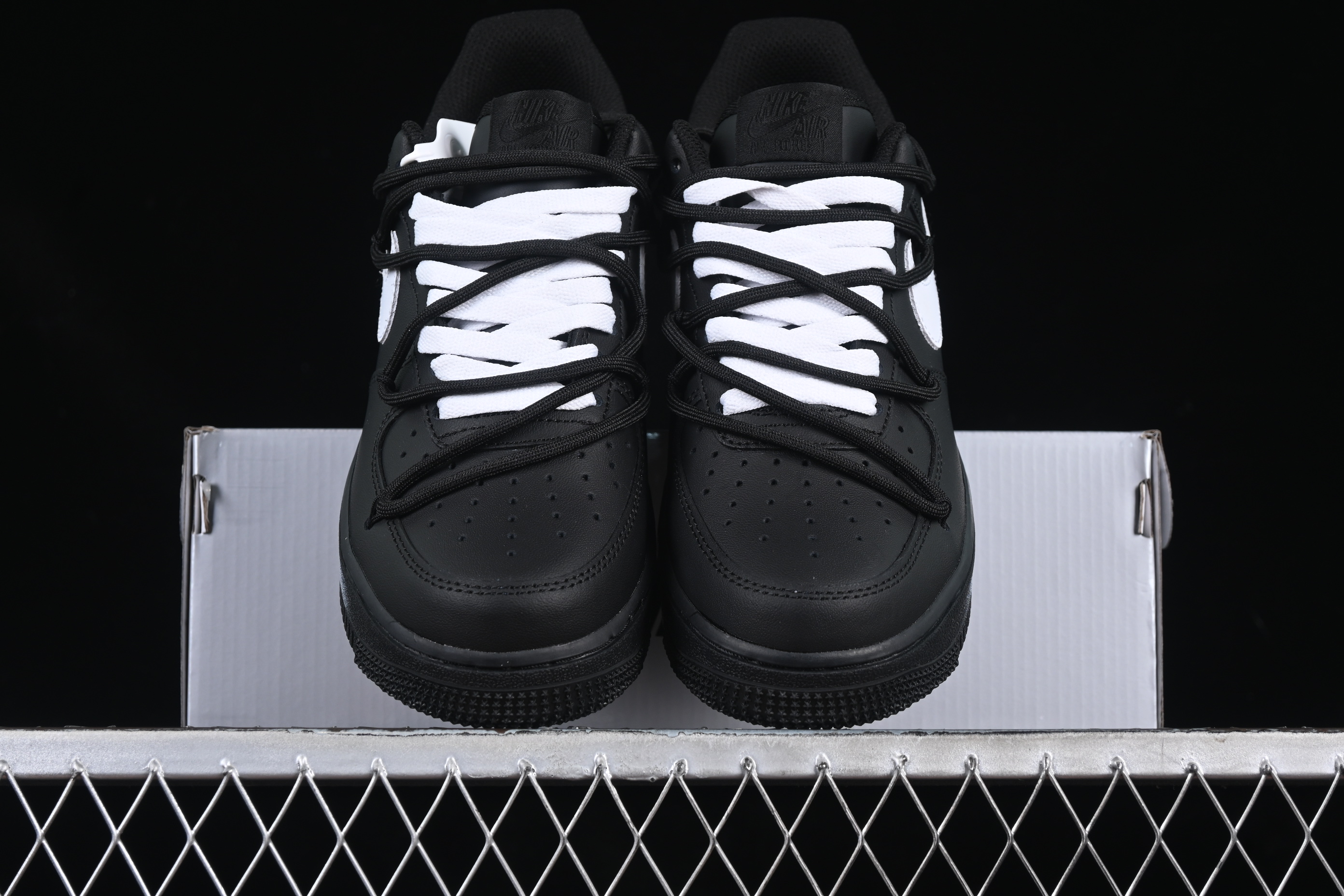 Air Force 1'07 Low 2D Theme Daisy Black and White Graffiti Hand-drawn CK0316-063 36-45
