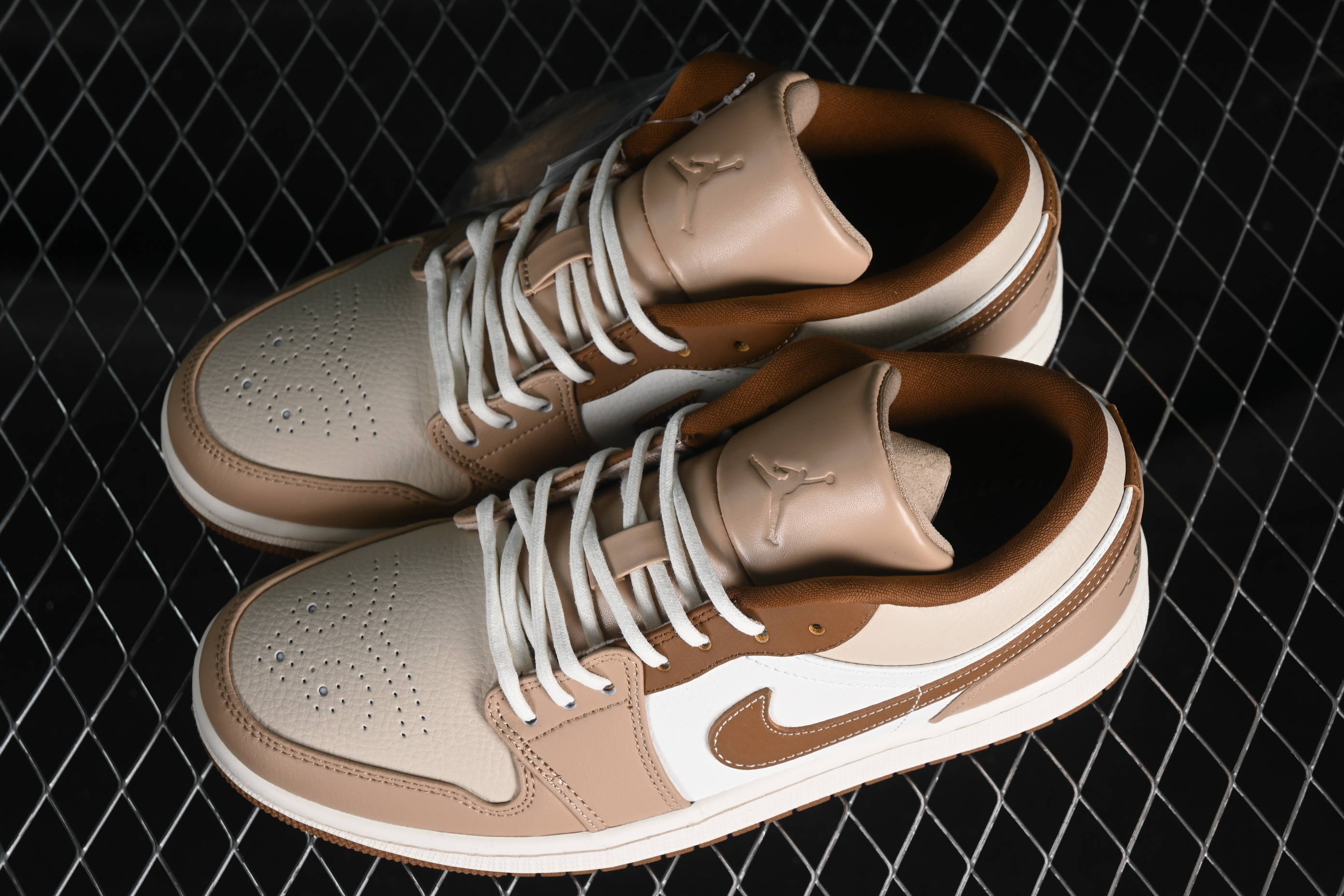 AJ1 low top