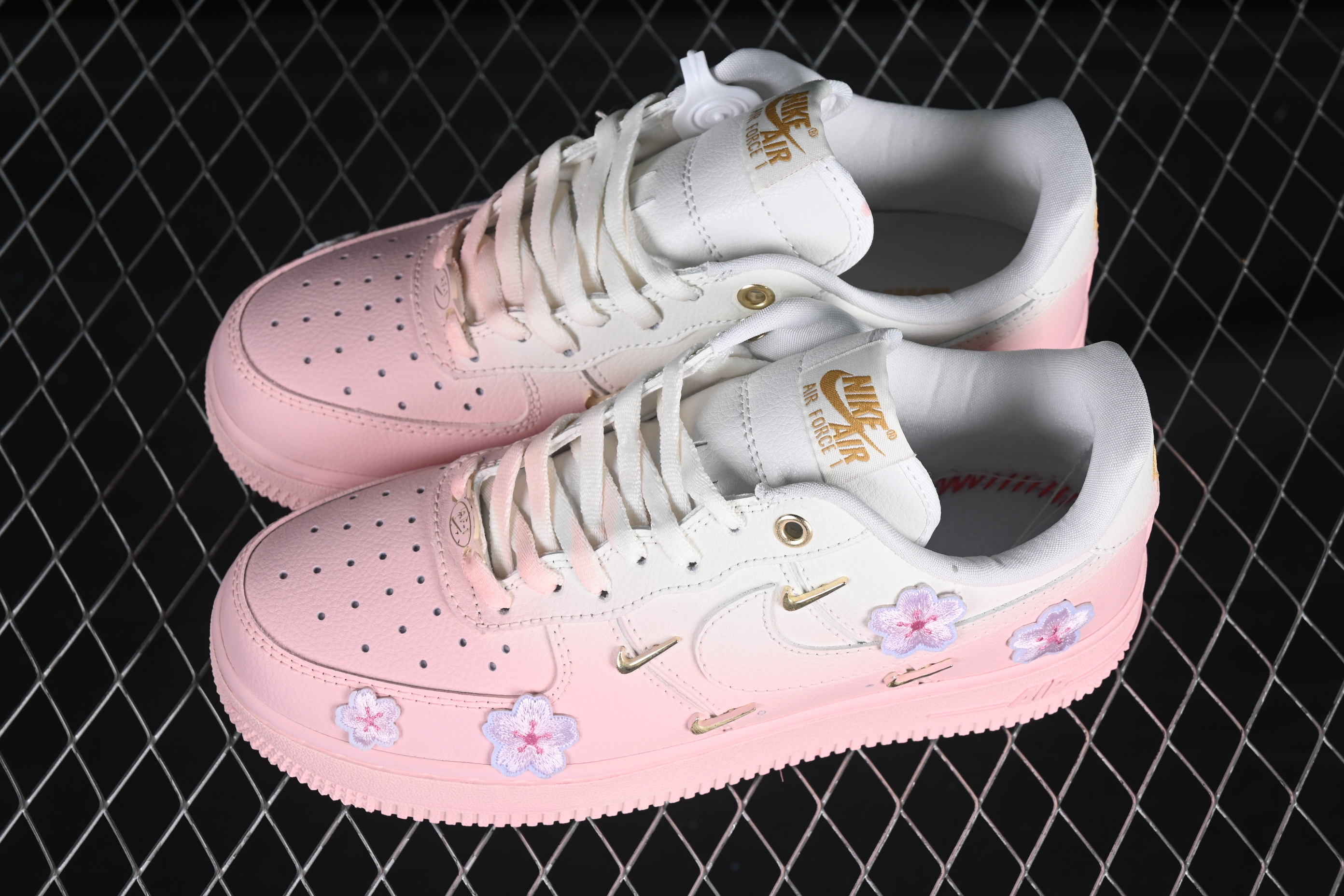Air Force 1'07 Low Cherry Blossom Love Air Force One Low FC3654-121 36-42