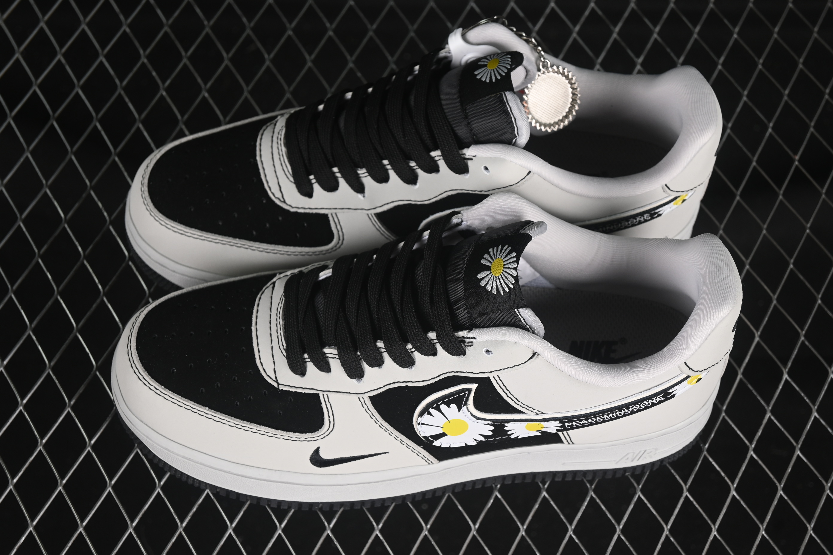Air Force 1'07 Low G-Dragon Collaboration Chrysanthemum Hook DF0188-055 36-45