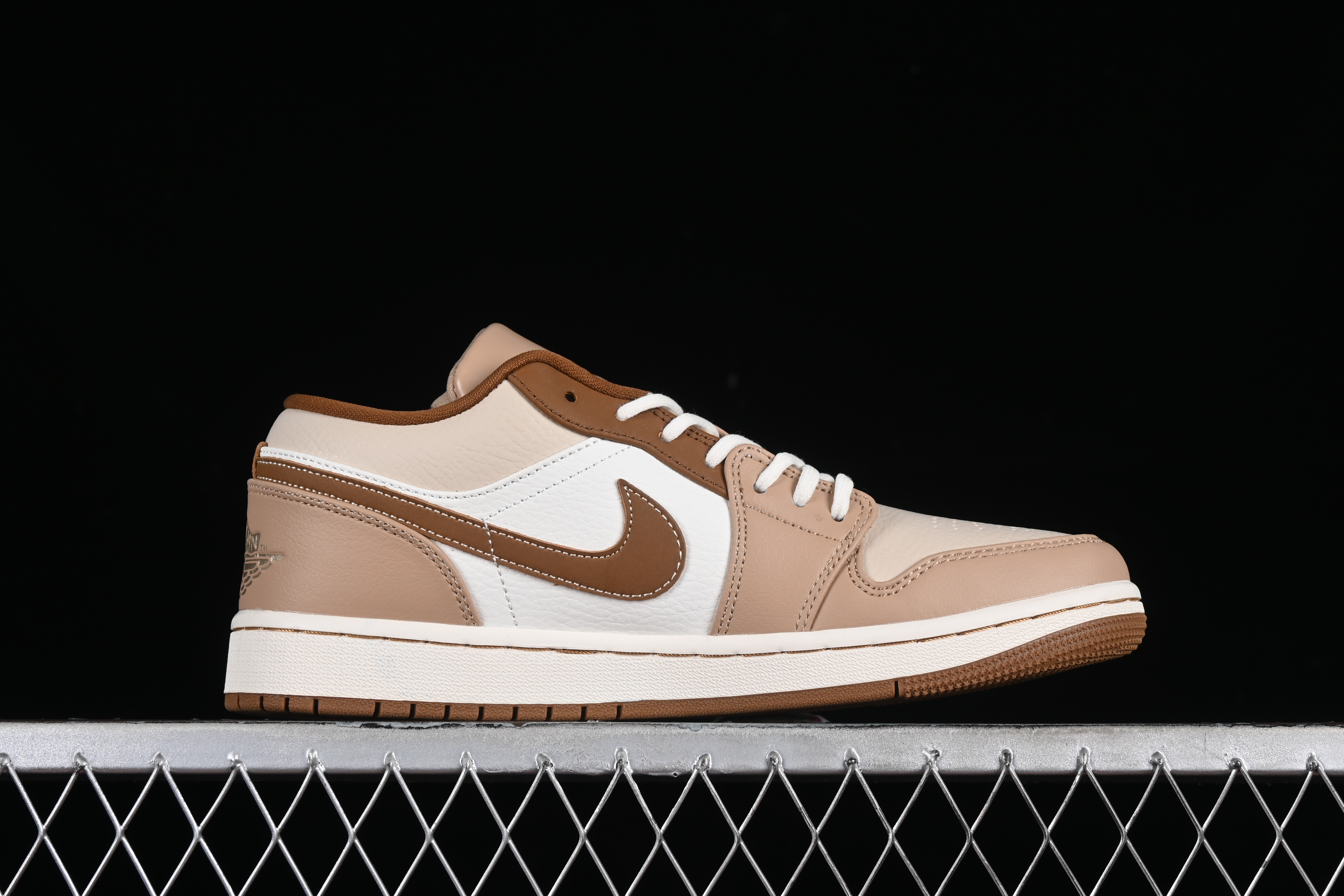 AJ1 low top