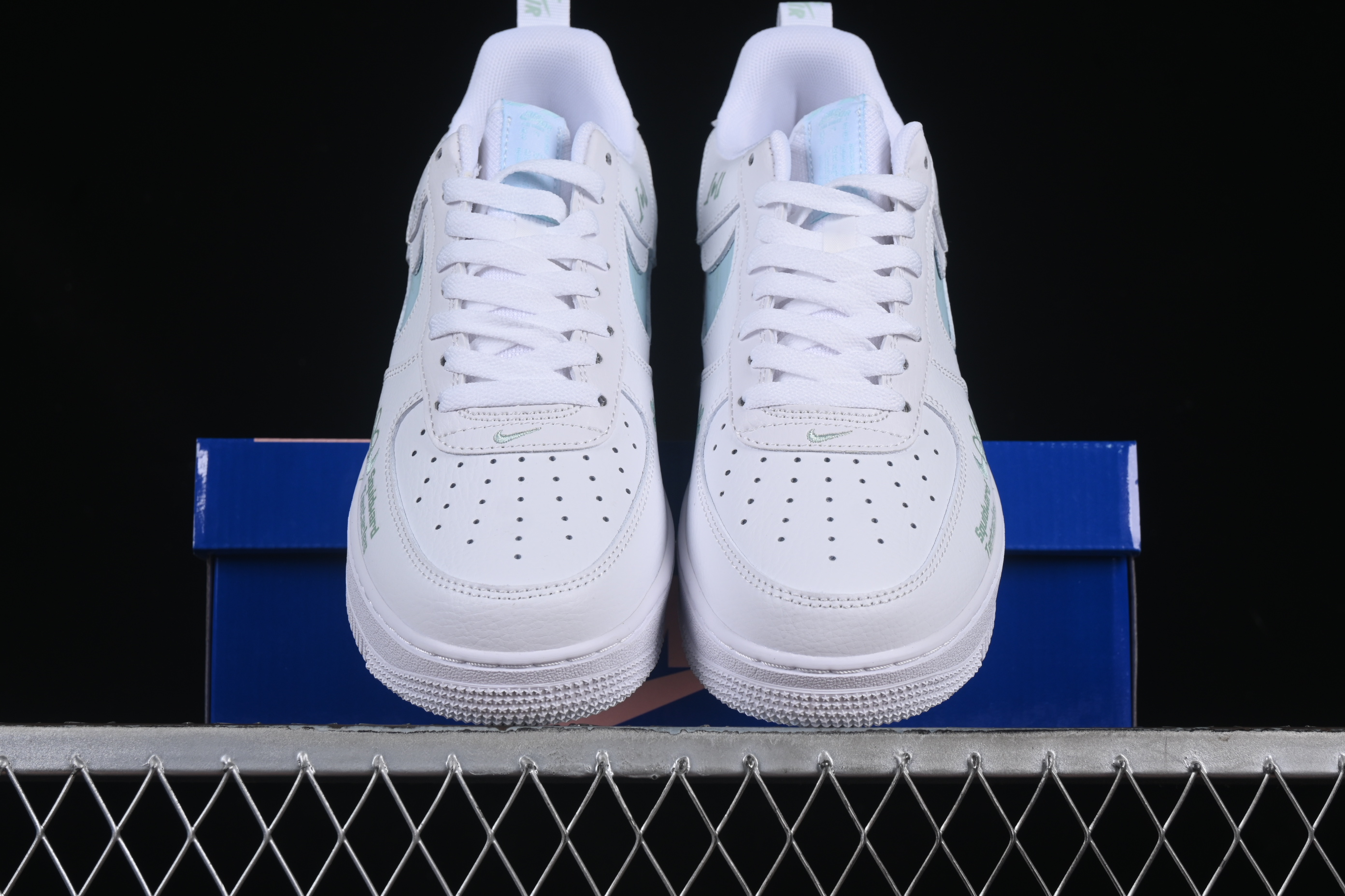 Air Force 1'07 Low Octopus Brother SpongeBob SquarePants Comic Series B8971-060 36-45