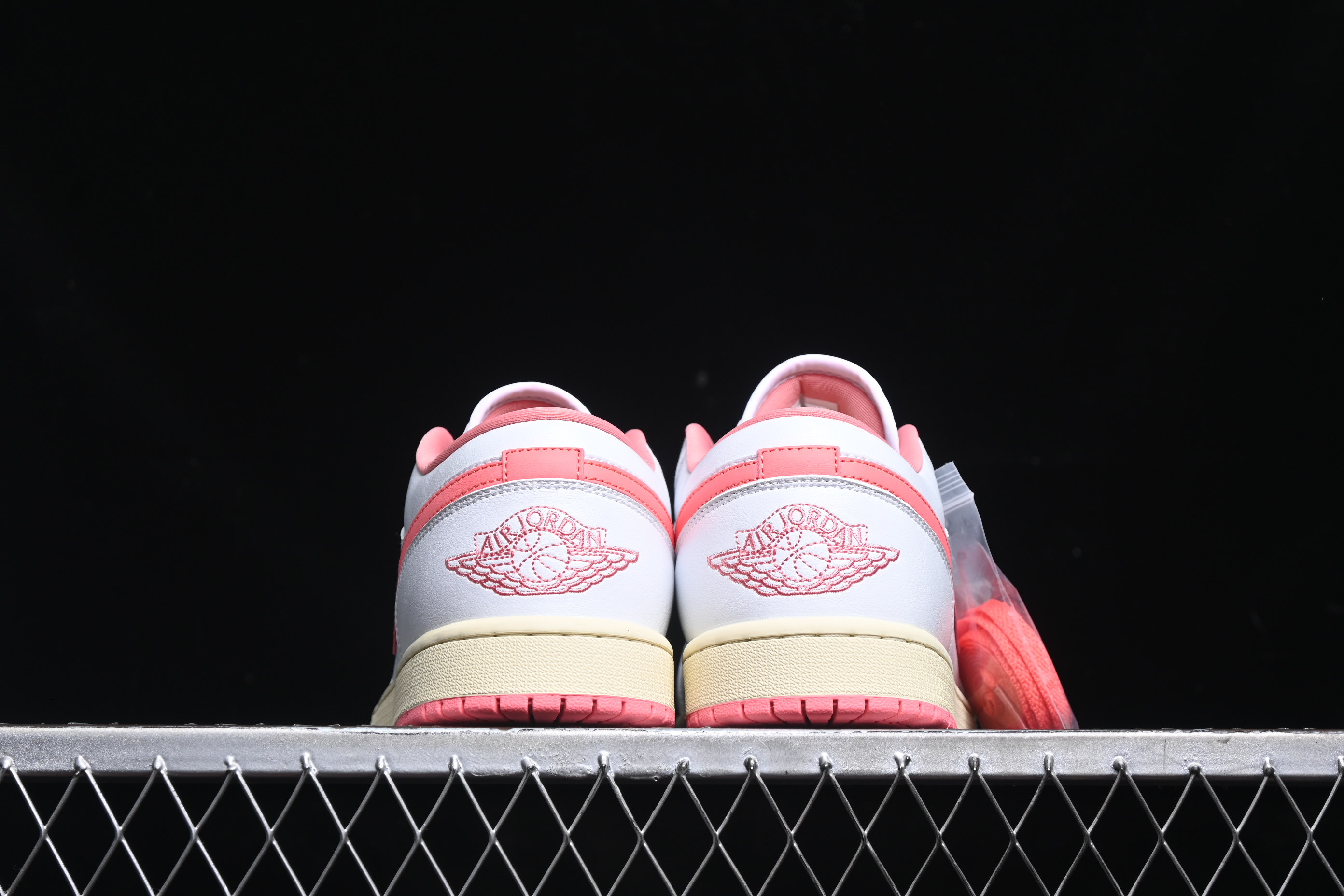 AJ1 low top