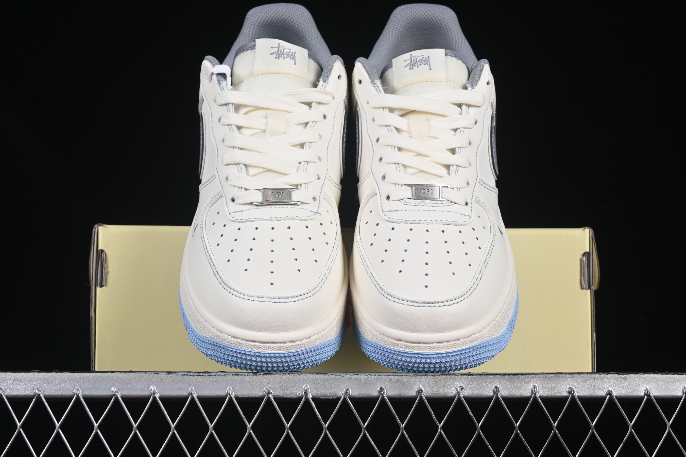 Nk Air Force 1'07 Low Stussy collaboration Beige blue background XS1958-517 36-45