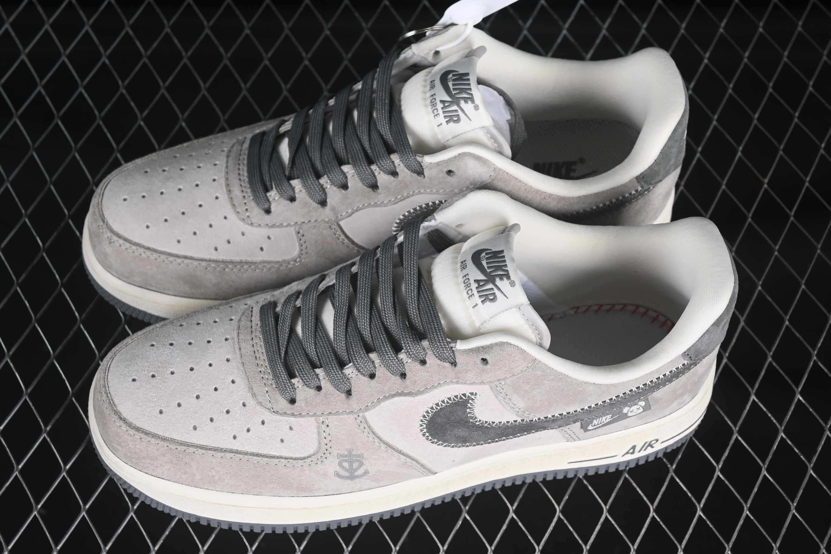 Nk Air Force 1'07 Low Violent Bear Collaboration Grey Embroidered Hook KK1988-047 36-45