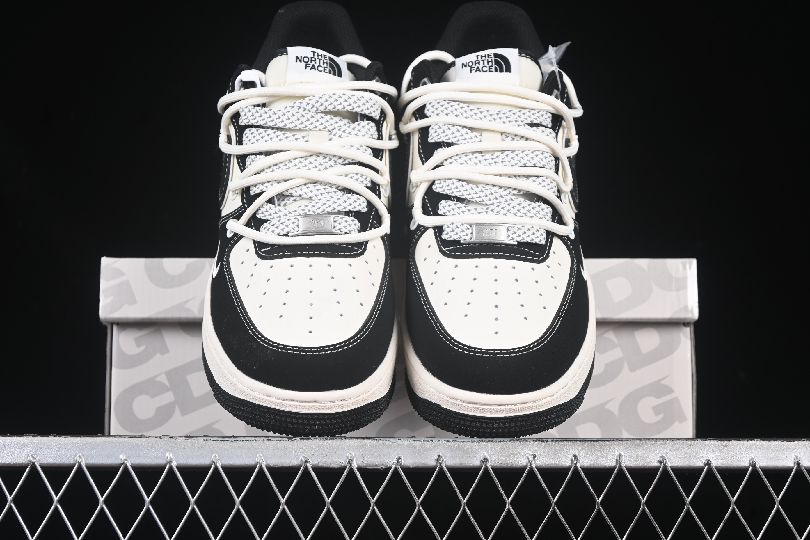 Nk Air Force 1'07 Low North Side Collaboration Matte Black drawstring SJ1198-101 36-45