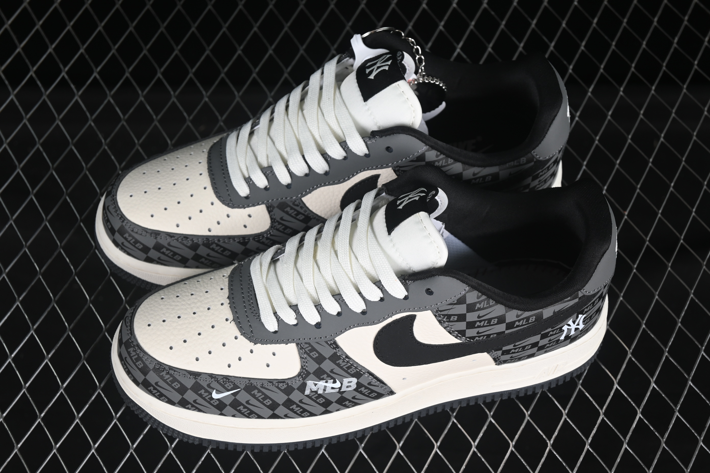 Nk Air Force 1'07 Low MLB collaboration Dark Grid Beige DF0188-038 36-45