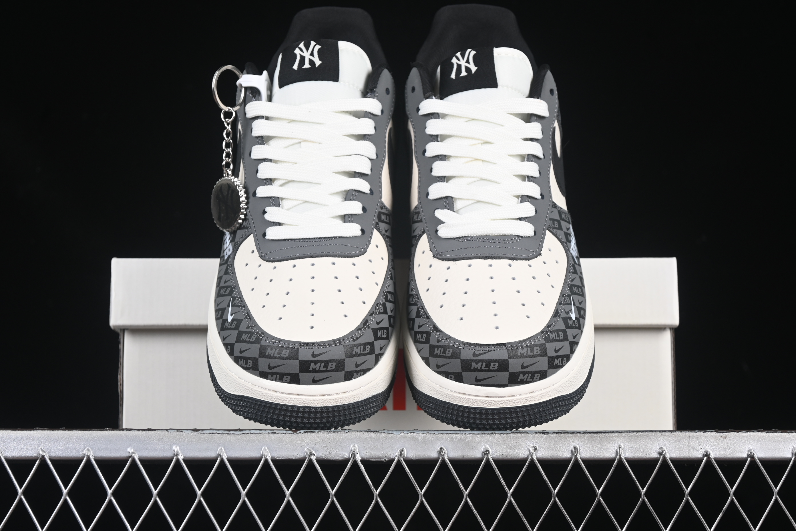 Nk Air Force 1'07 Low MLB collaboration Dark Grid Beige DF0188-038 36-45