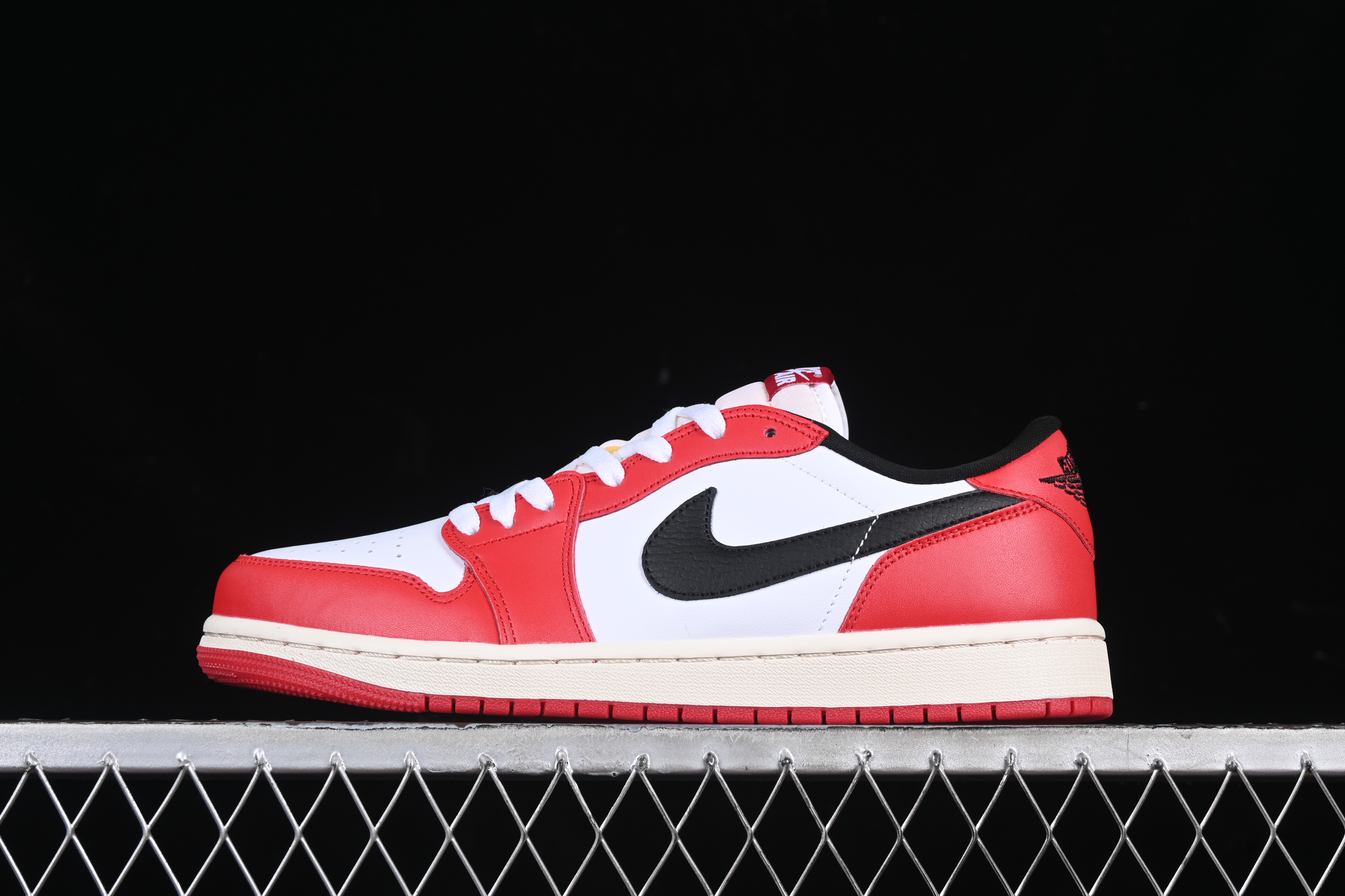 AJ1 low top