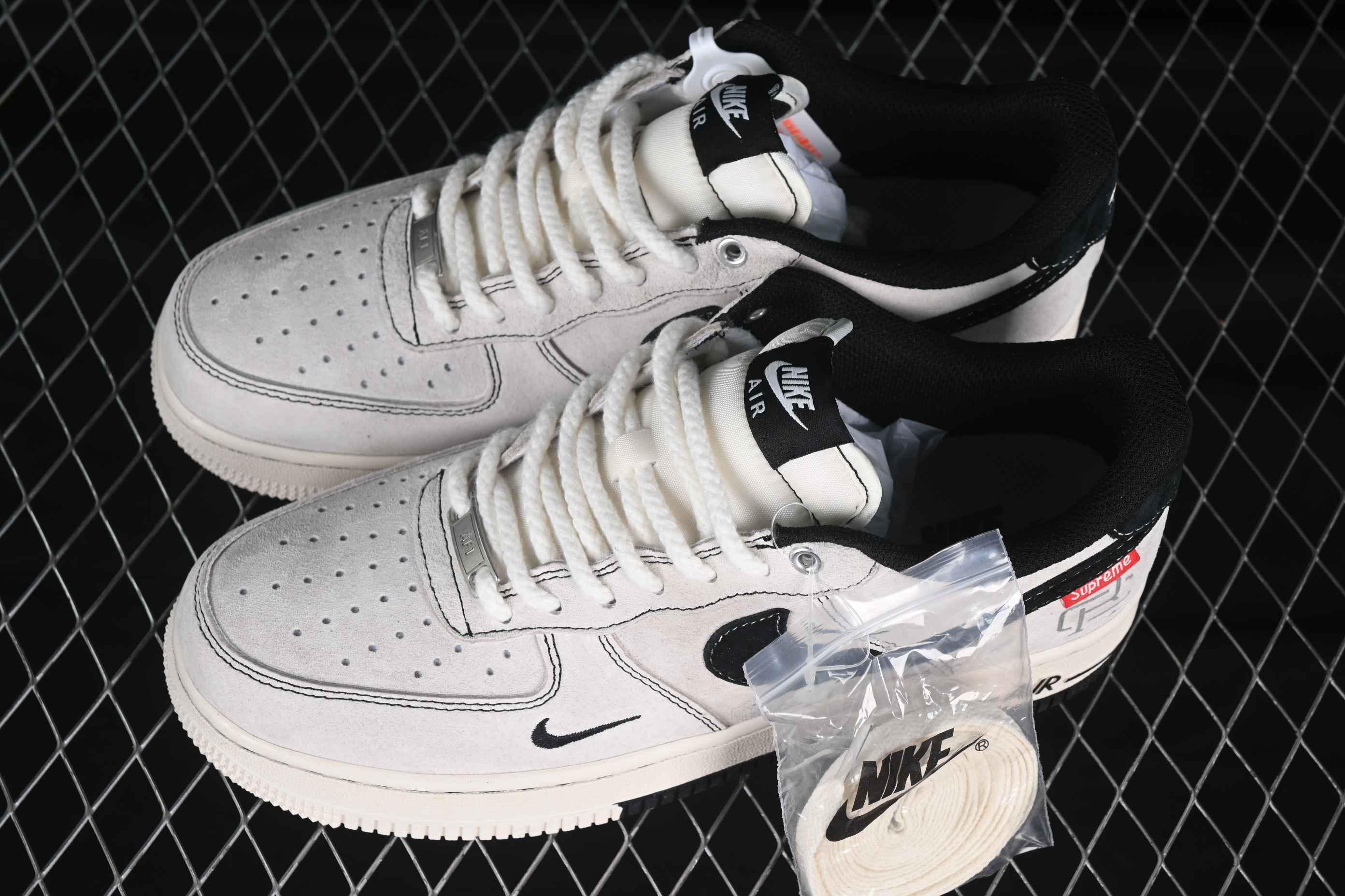 Nk Air Force 1'07 Low Champion Collaboration Double Pinyin Three Small Hooks SJ6698-021 36-45