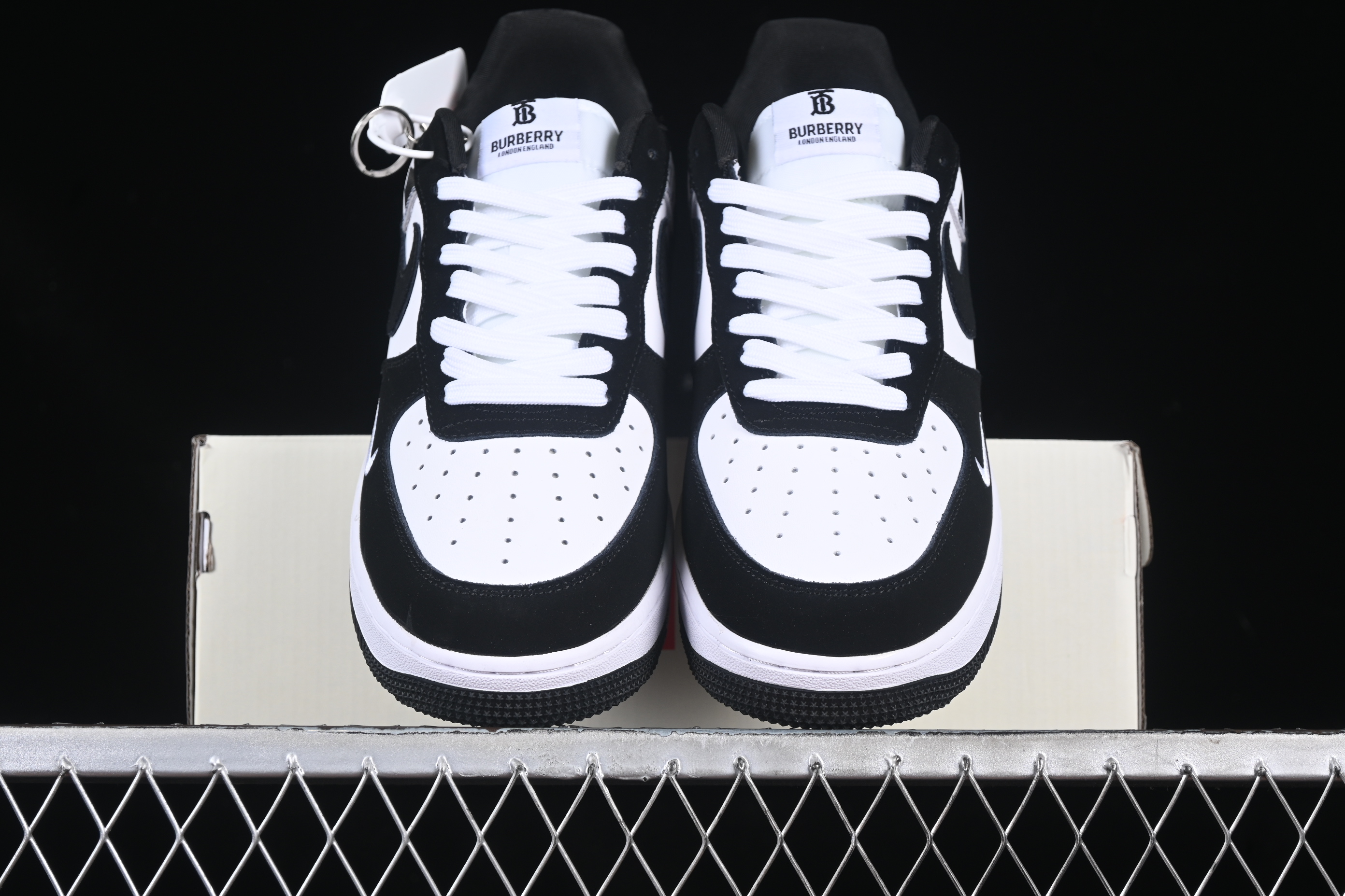 Nk Air Force 1'07 Low Burberry collaboration Black and White Cow DF0188-029 36-45