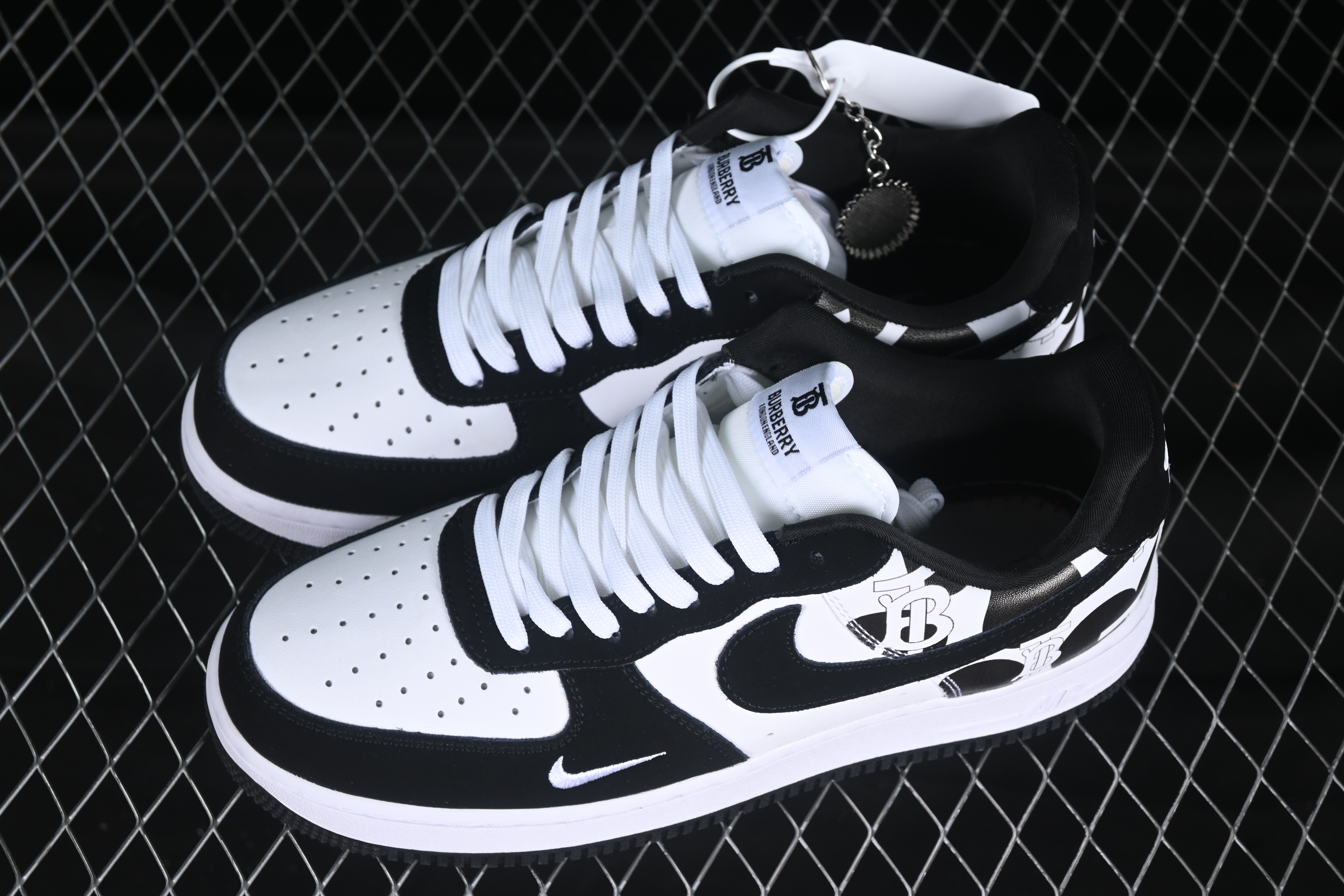 Nk Air Force 1'07 Low Burberry collaboration Black and White Cow DF0188-029 36-45