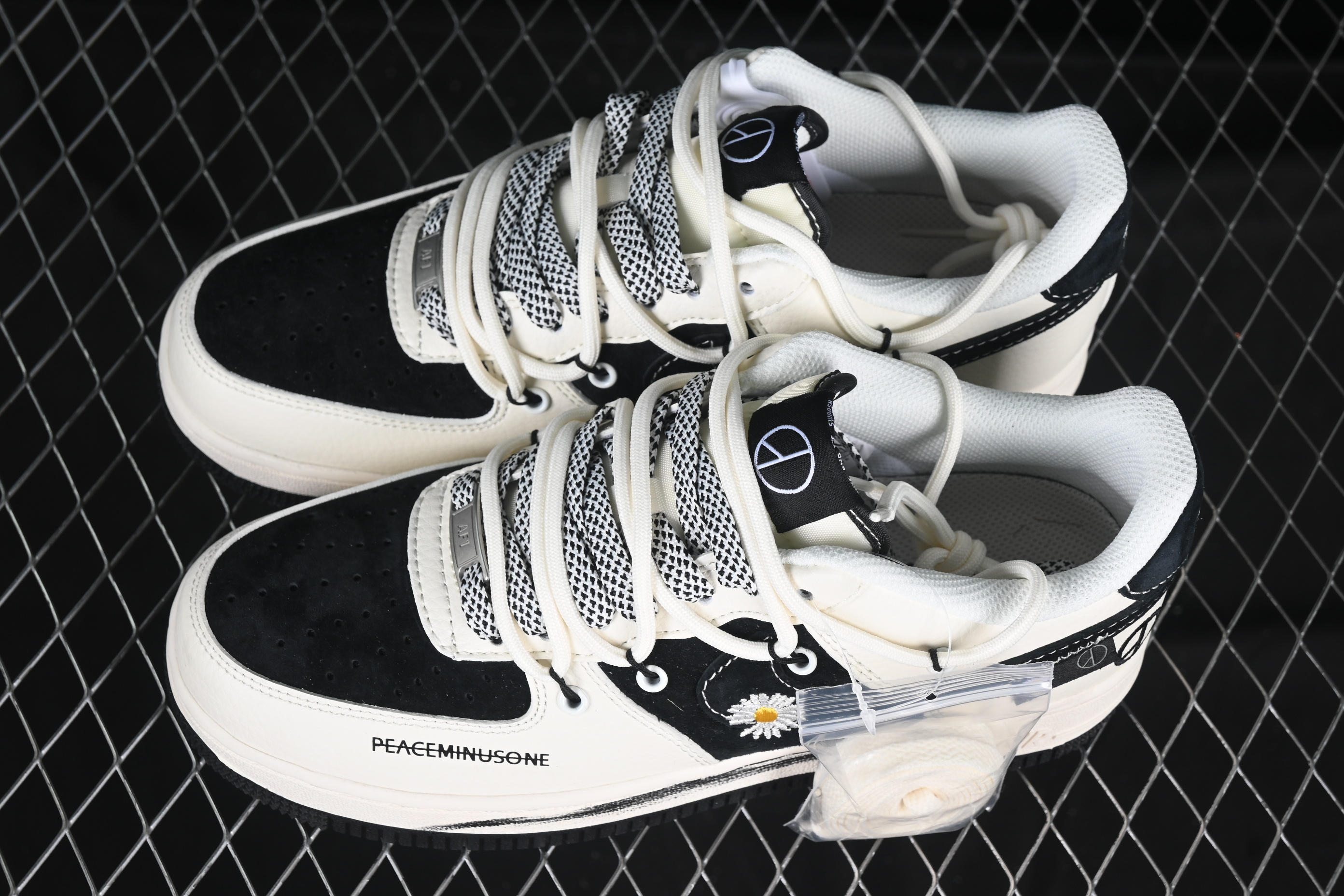 Nk Air Force 1'07 Low G-Dragon Collaboration Daisy Graffiti Drawstring DM6688-011 36-45