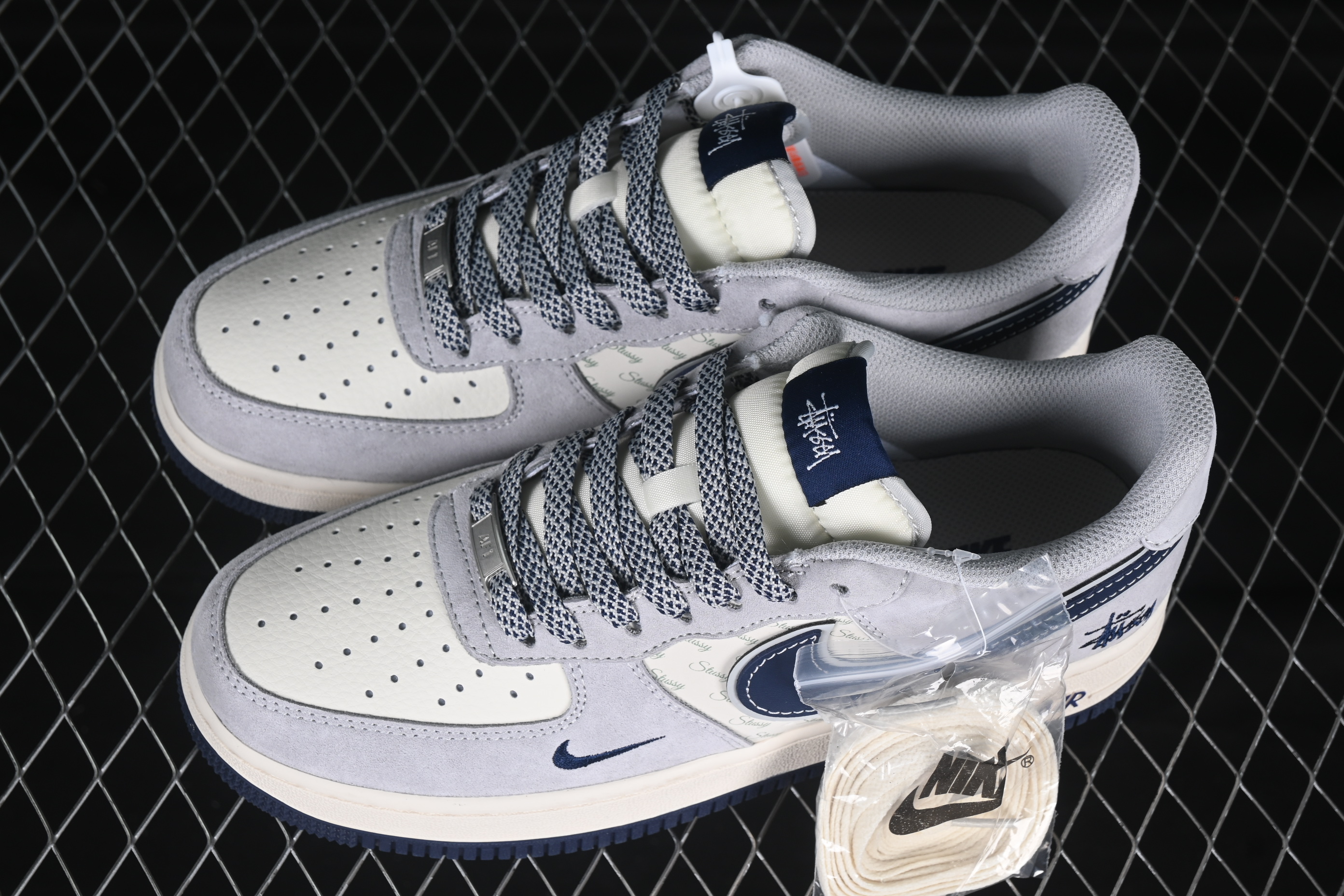 Nk Air Force 1'07 Low Stussy Collaboration Gray-blue Checkmark English XZ3318-088 36-45