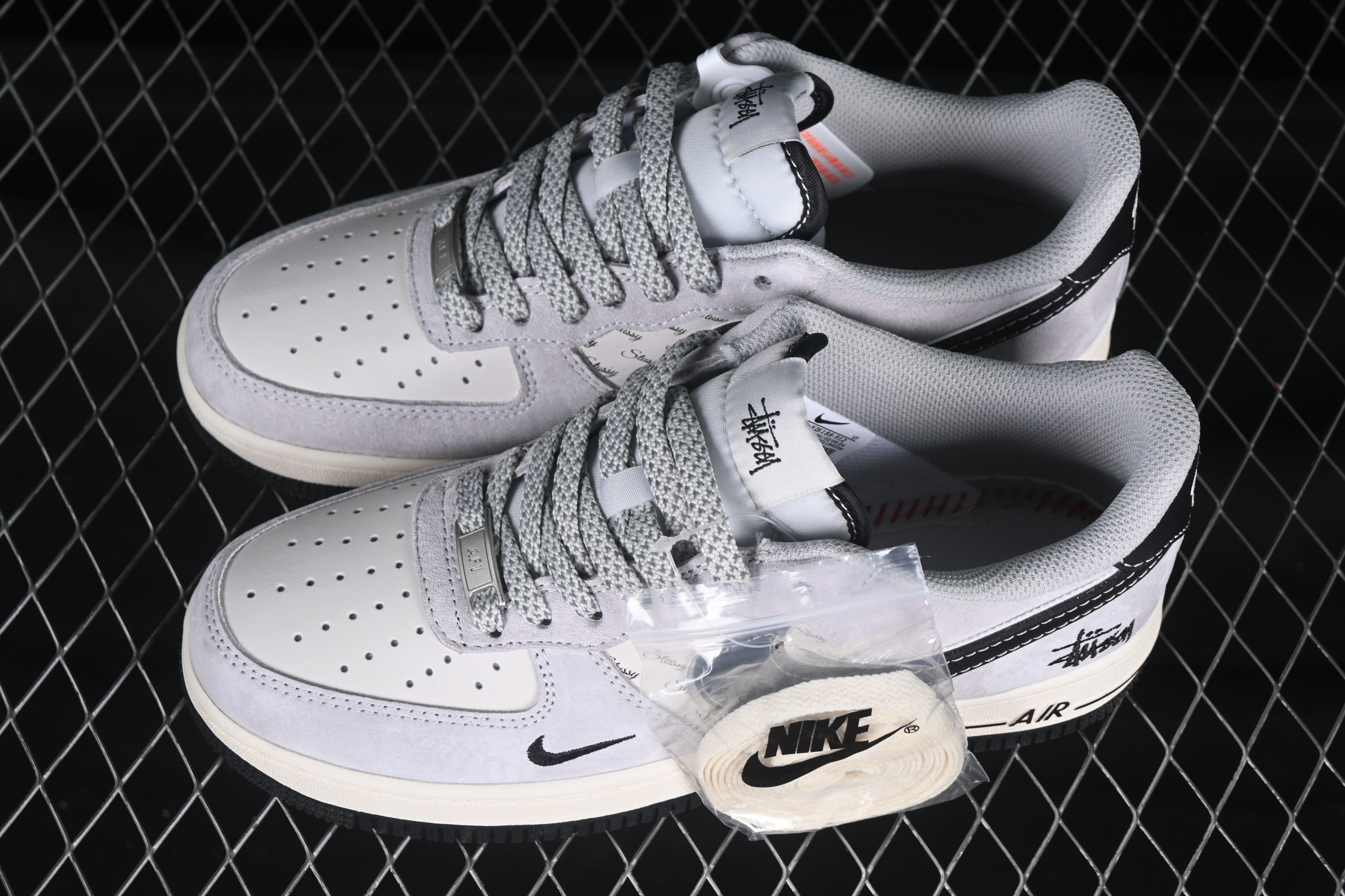 Nk Air Force 1'07 Low Stussy Collaboration Pig Eight Silver Edge Black Hook XZ6188-912 36-45
