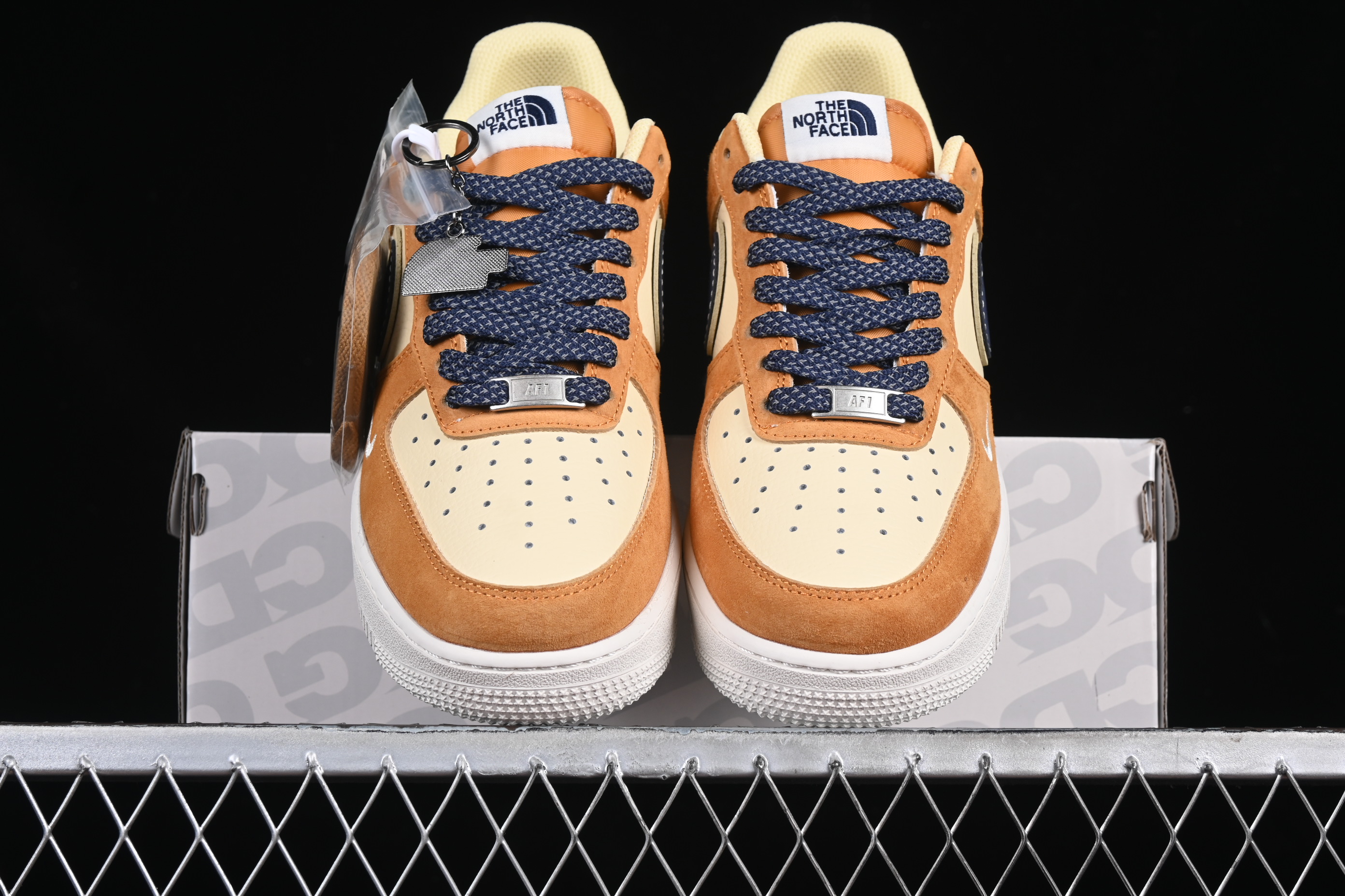 Nk Air Force 1'07 Low North Side Collaboration Sports Orange DM6688-053 36-45
