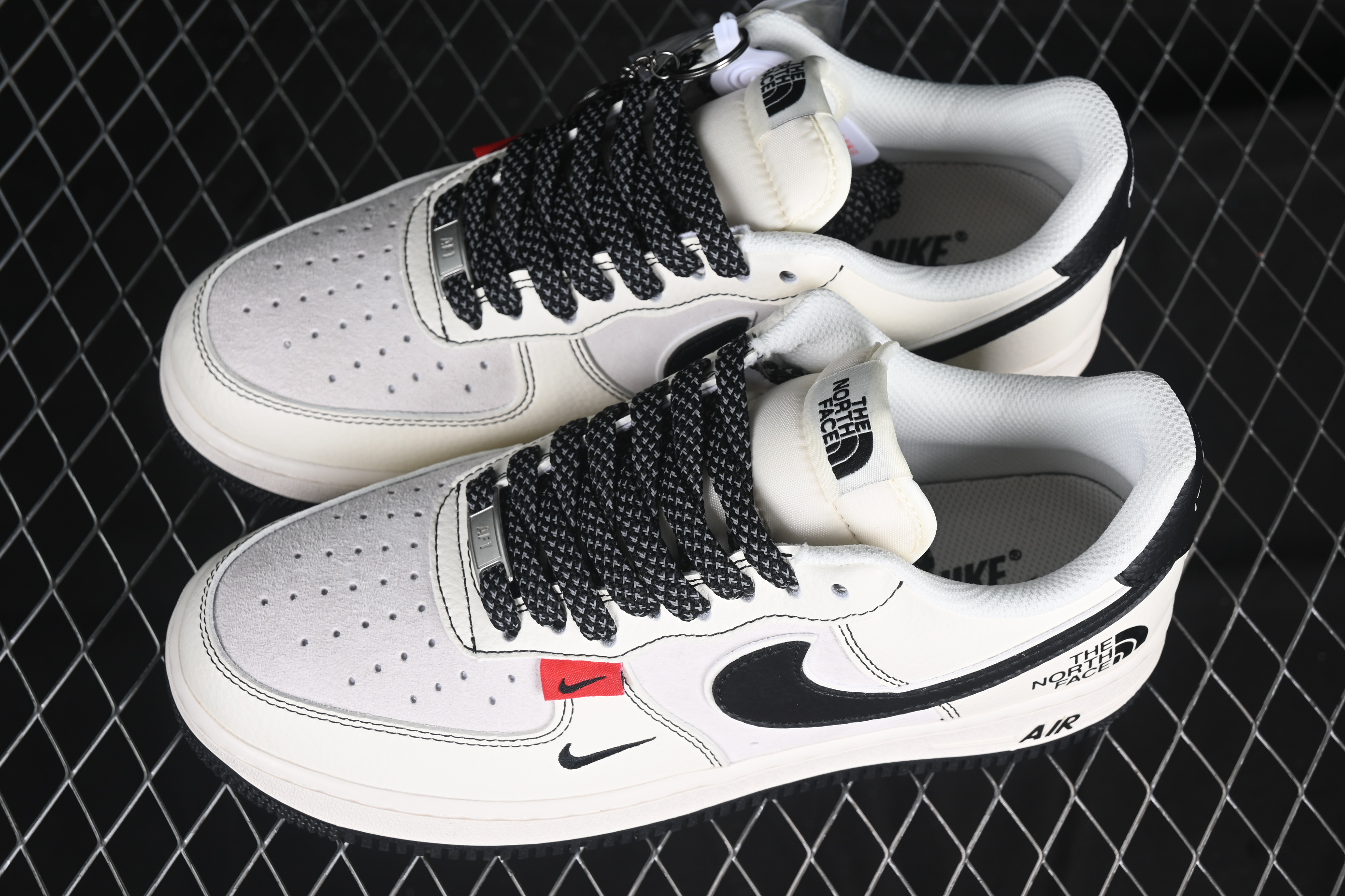 Nk Air Force 1'07 Low North Side Collaboration Beige, red label BB7518-010 36-45