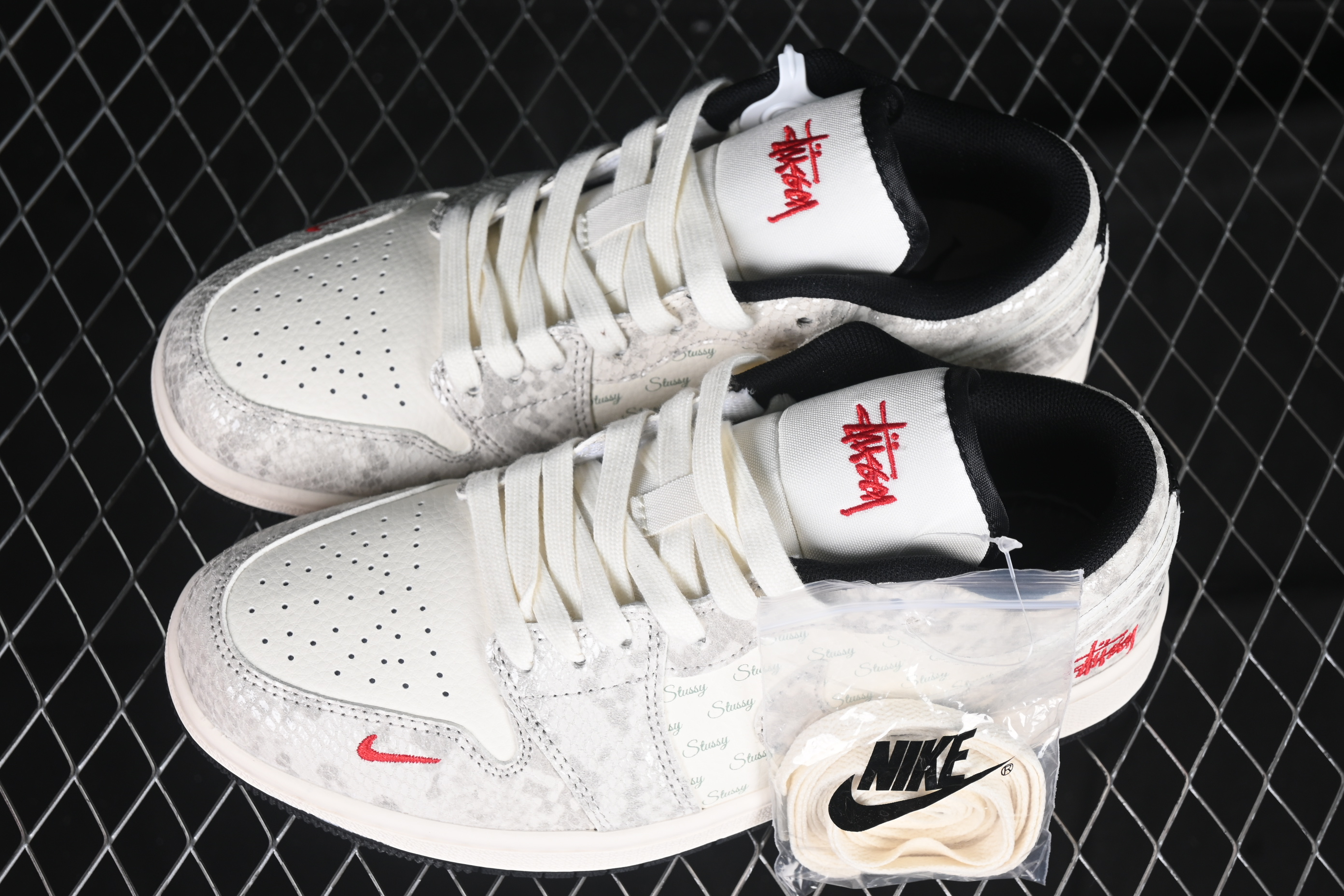 AJ1 Grey Snake Pattern Low-top Retro Basketball Shoes FC1688-200 36-45