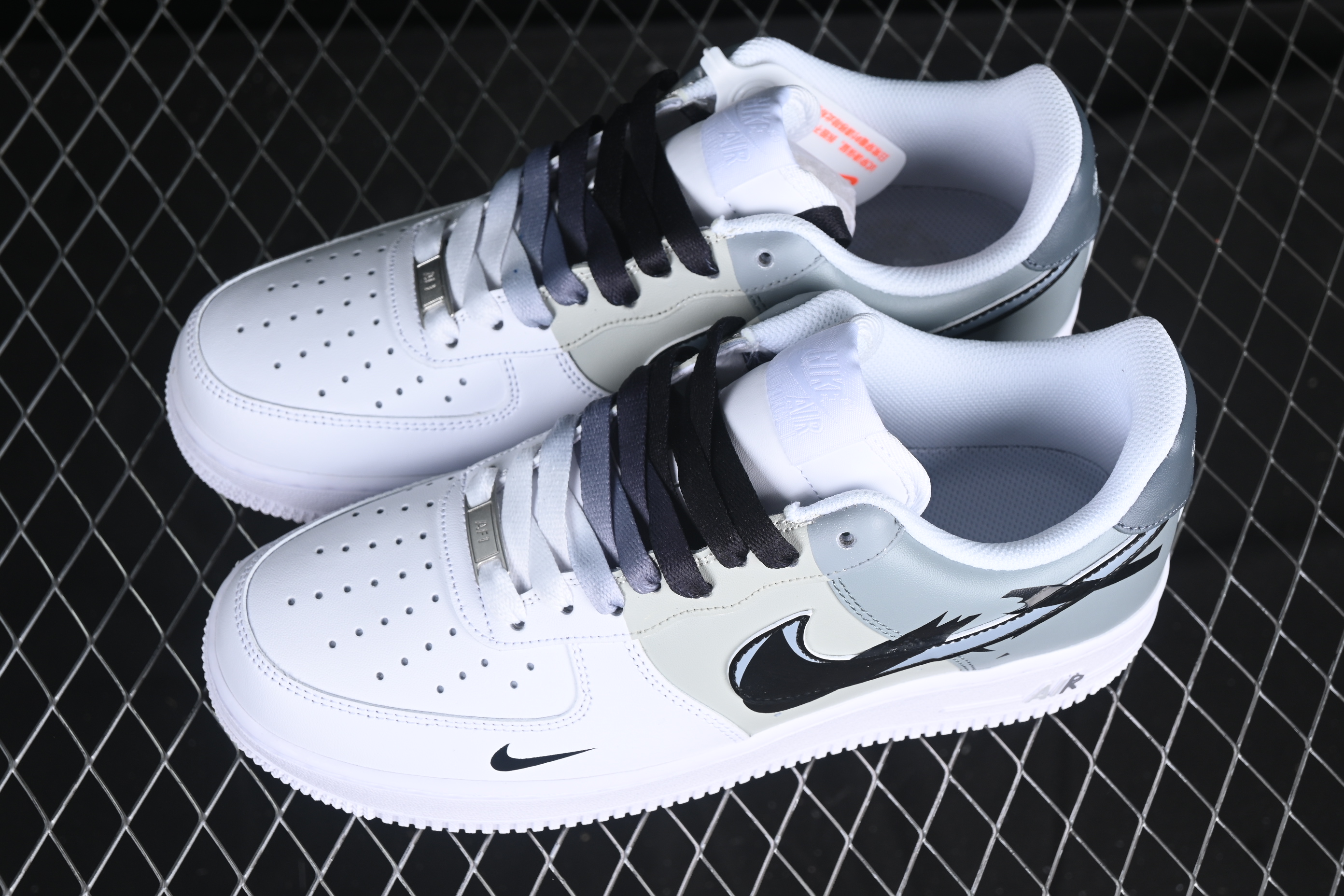 Nk Air Force 1'07 Low Hand-drawn Broken Hook Air Force One CV2288-011 36-45