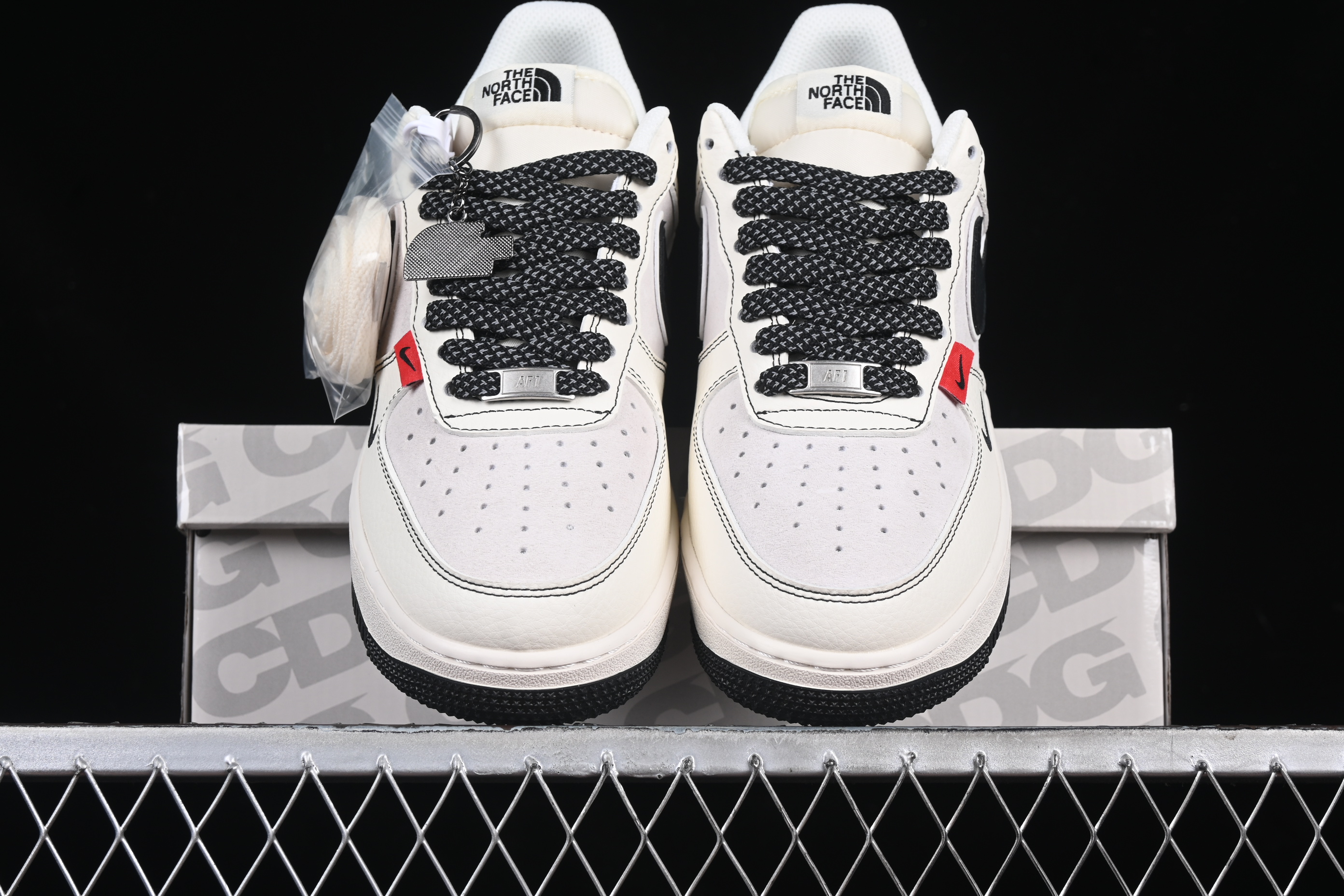 Nk Air Force 1'07 Low North Side Collaboration Beige, red label BB7518-010 36-45