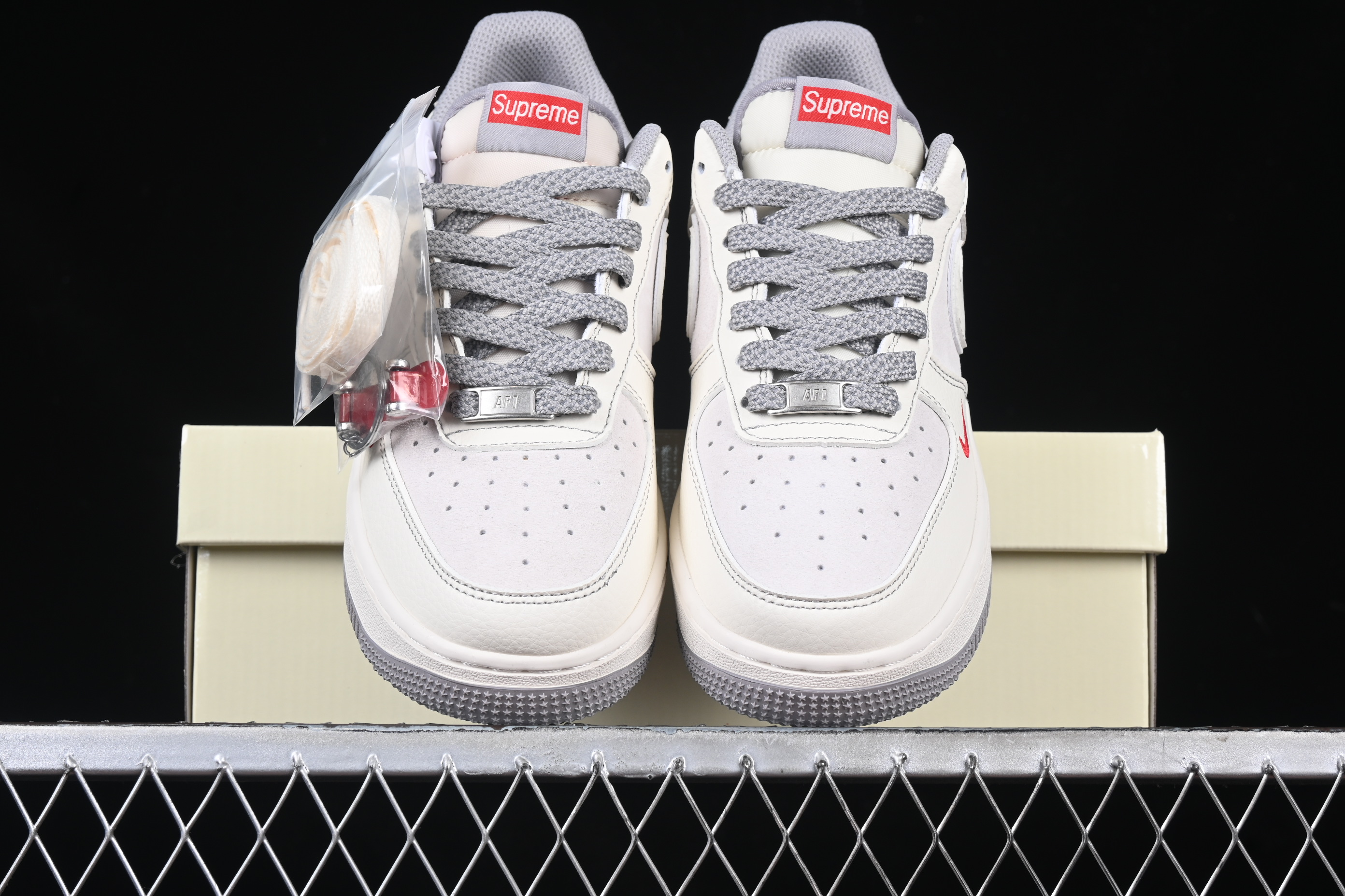 Nk Air Force 1'07 Low Supreme collaboration Beige Small Red Hook BB7518-011 36-45