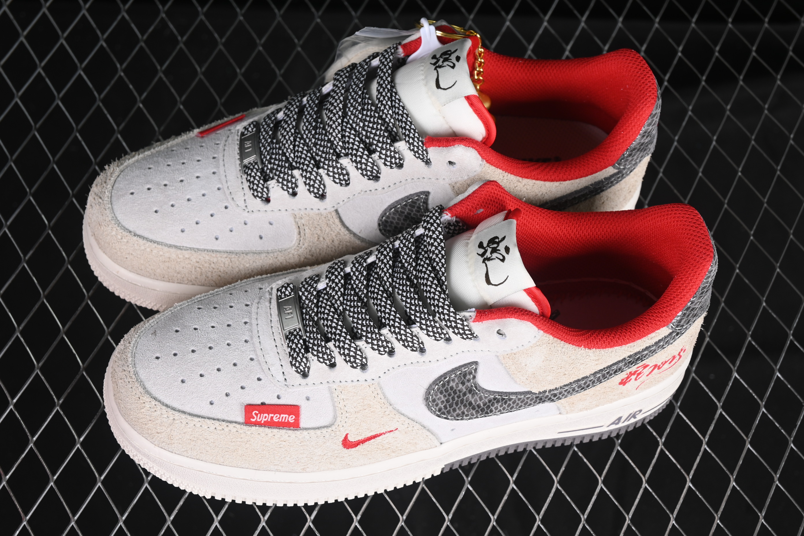 Nk Air Force 1'07 Low Supreme collaboration Gray Snake Scale DM6688-010 36-45