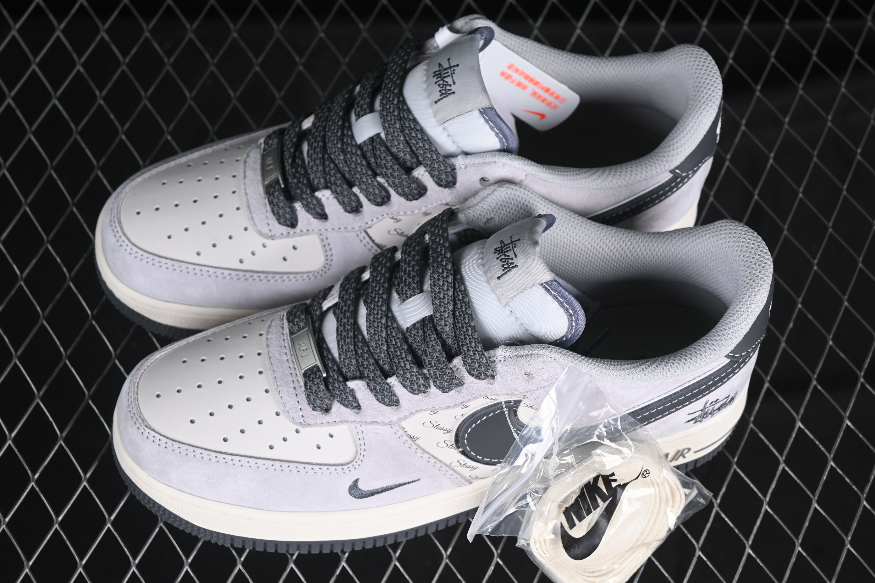 Nk Air Force 1'07 Low Stussy Collaboration Gray Checkmark English XZ6188-911 36-45