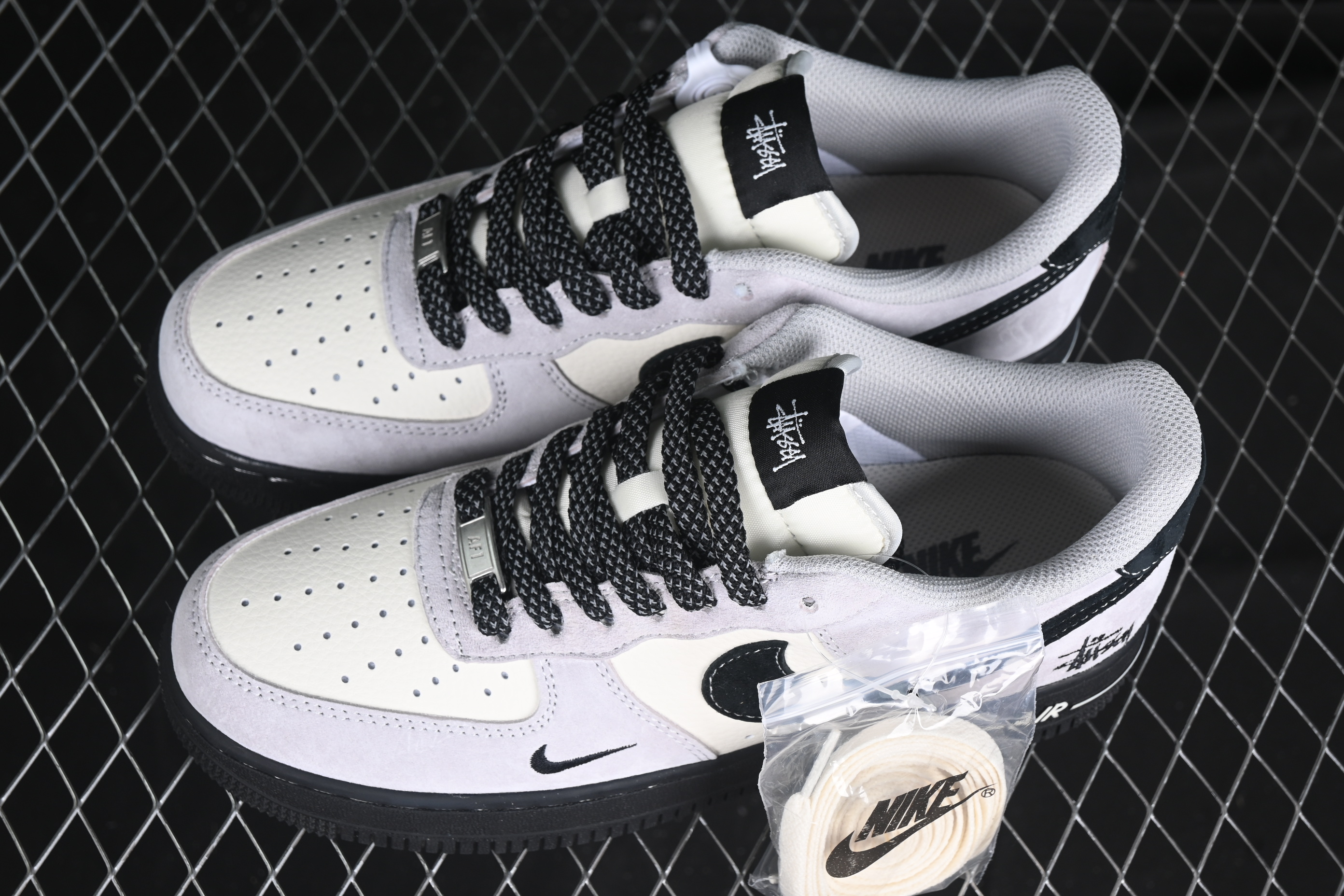 Nk Air Force 1'07 Low Stussy Collaboration All-black background XZ6188-195 36-45