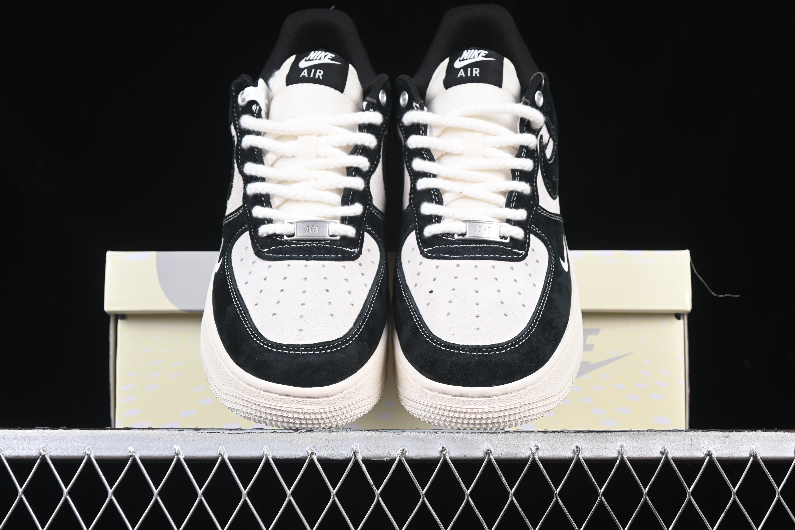 Nk Air Force 1'07 Low Supreme Champion Collaboration Mini Black Hook SJ6698-019 36-45
