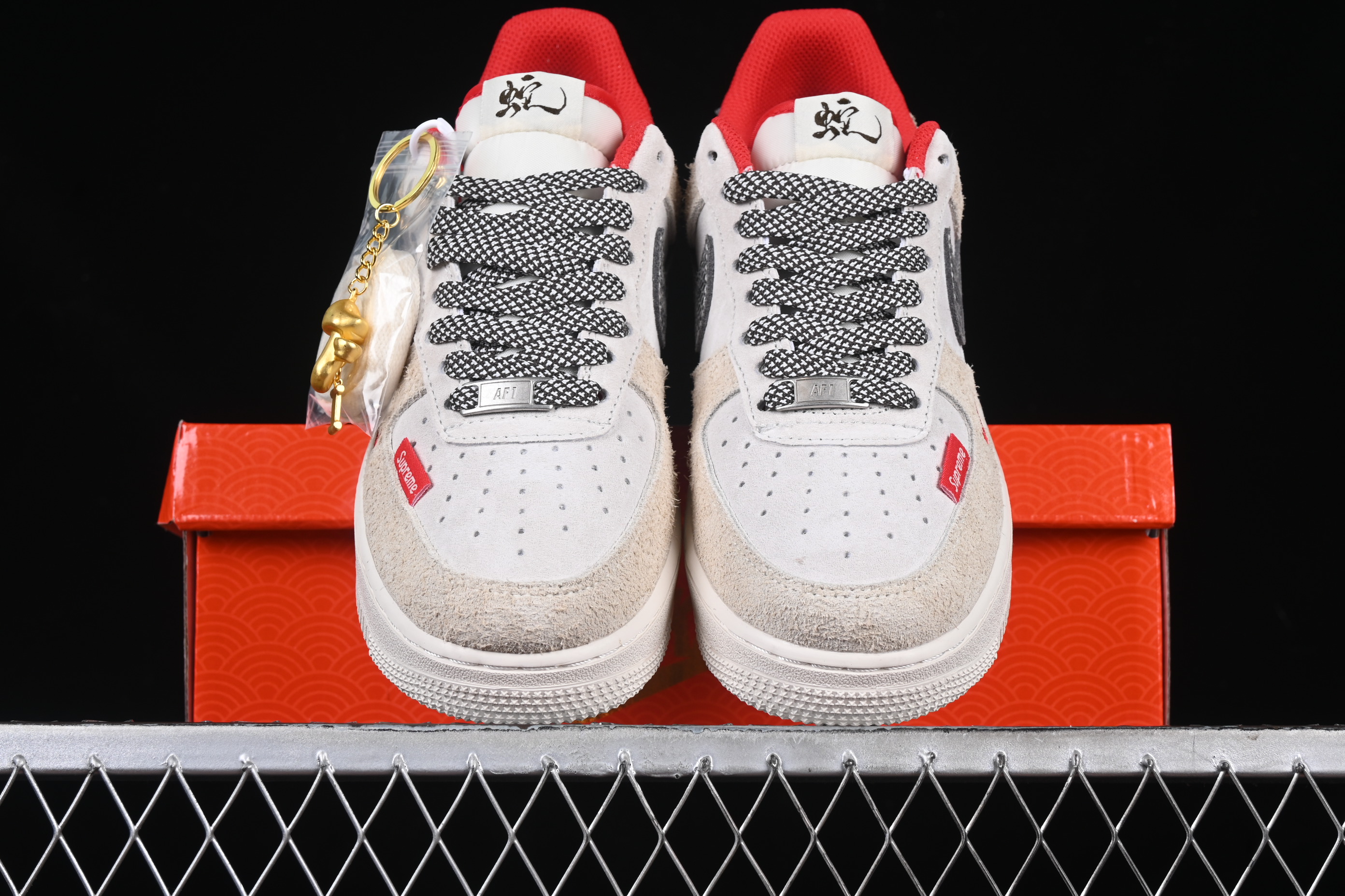 Nk Air Force 1'07 Low Supreme collaboration Gray Snake Scale DM6688-010 36-45