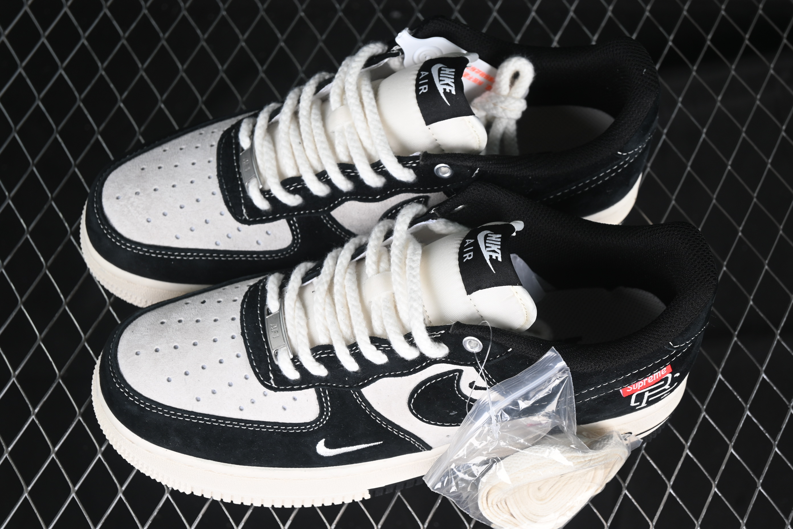Nk Air Force 1'07 Low Supreme Champion Collaboration Mini Black Hook SJ6698-019 36-45