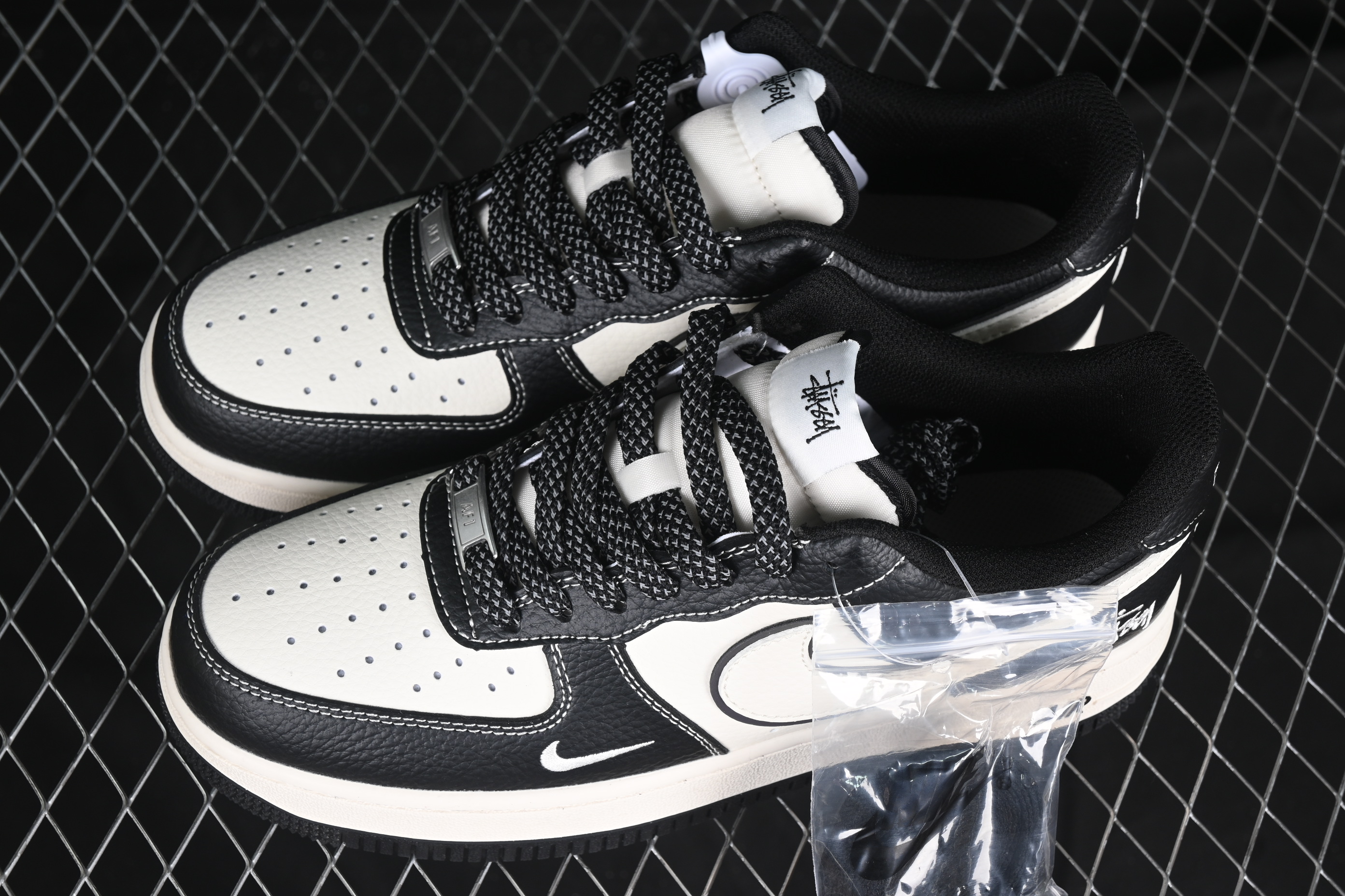 Nk Air Force 1'07 Low Stussy Collaboration Black and White Hook XZ6188-081 36-45