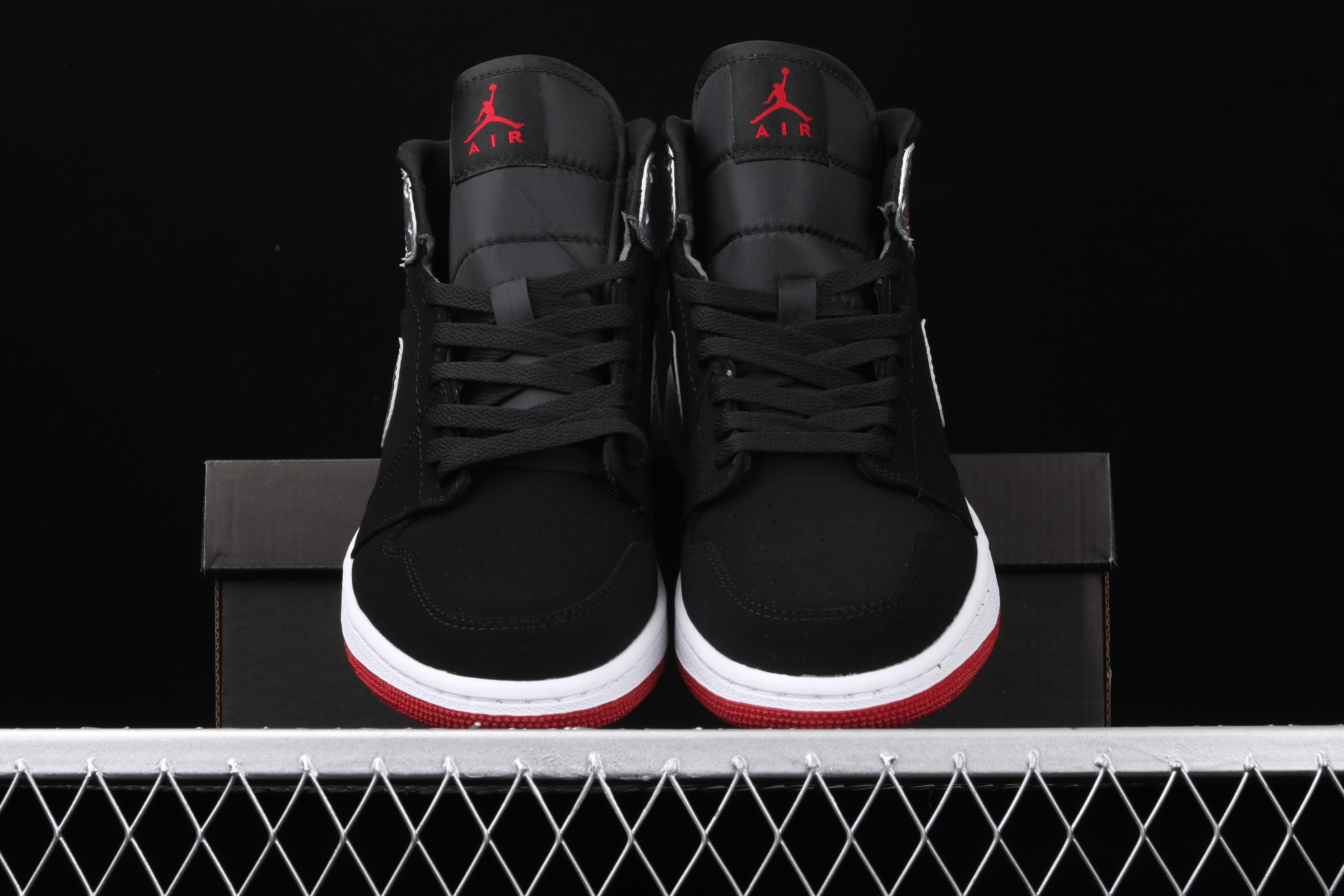 AJ1 Middle