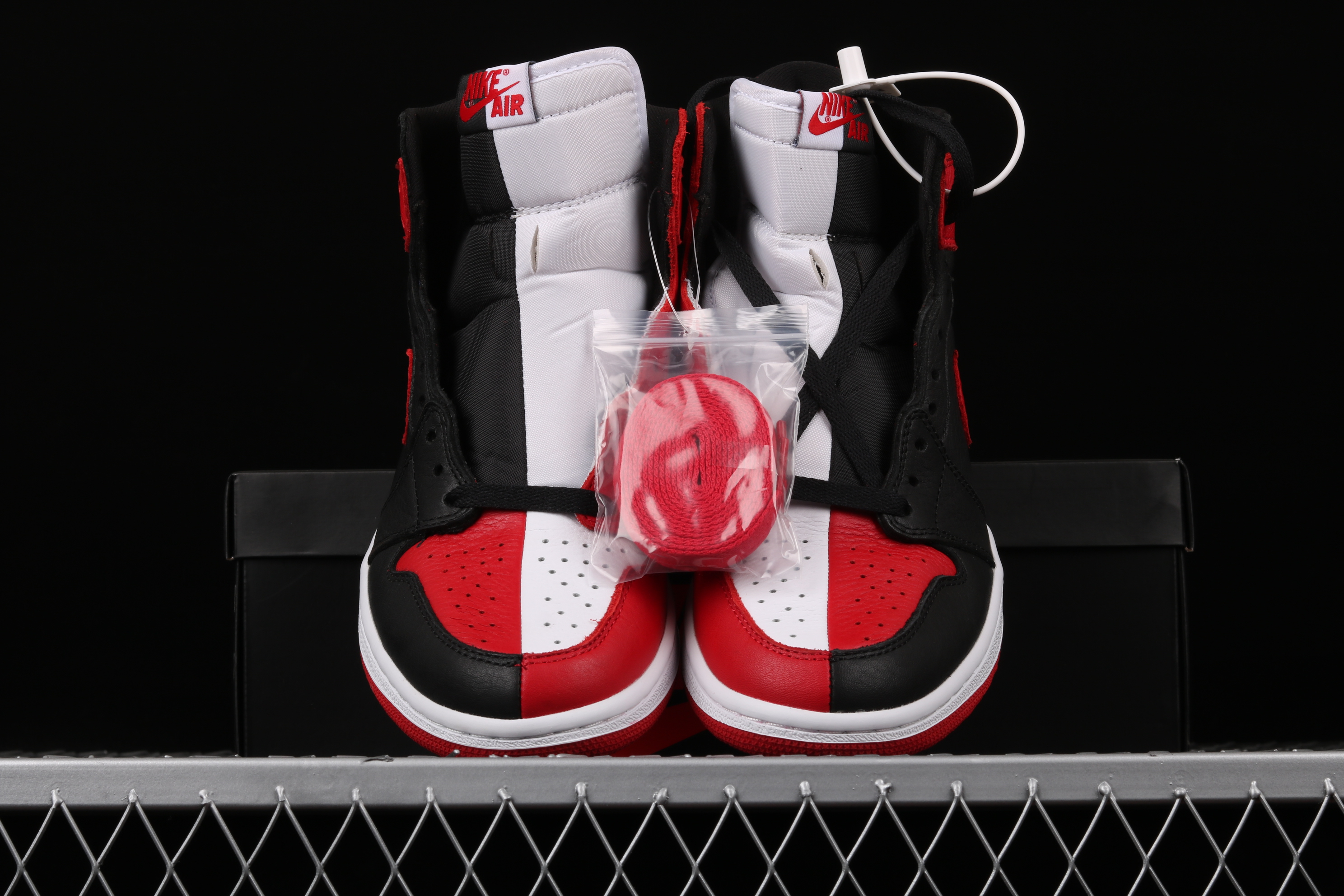 AJ1 High Helper