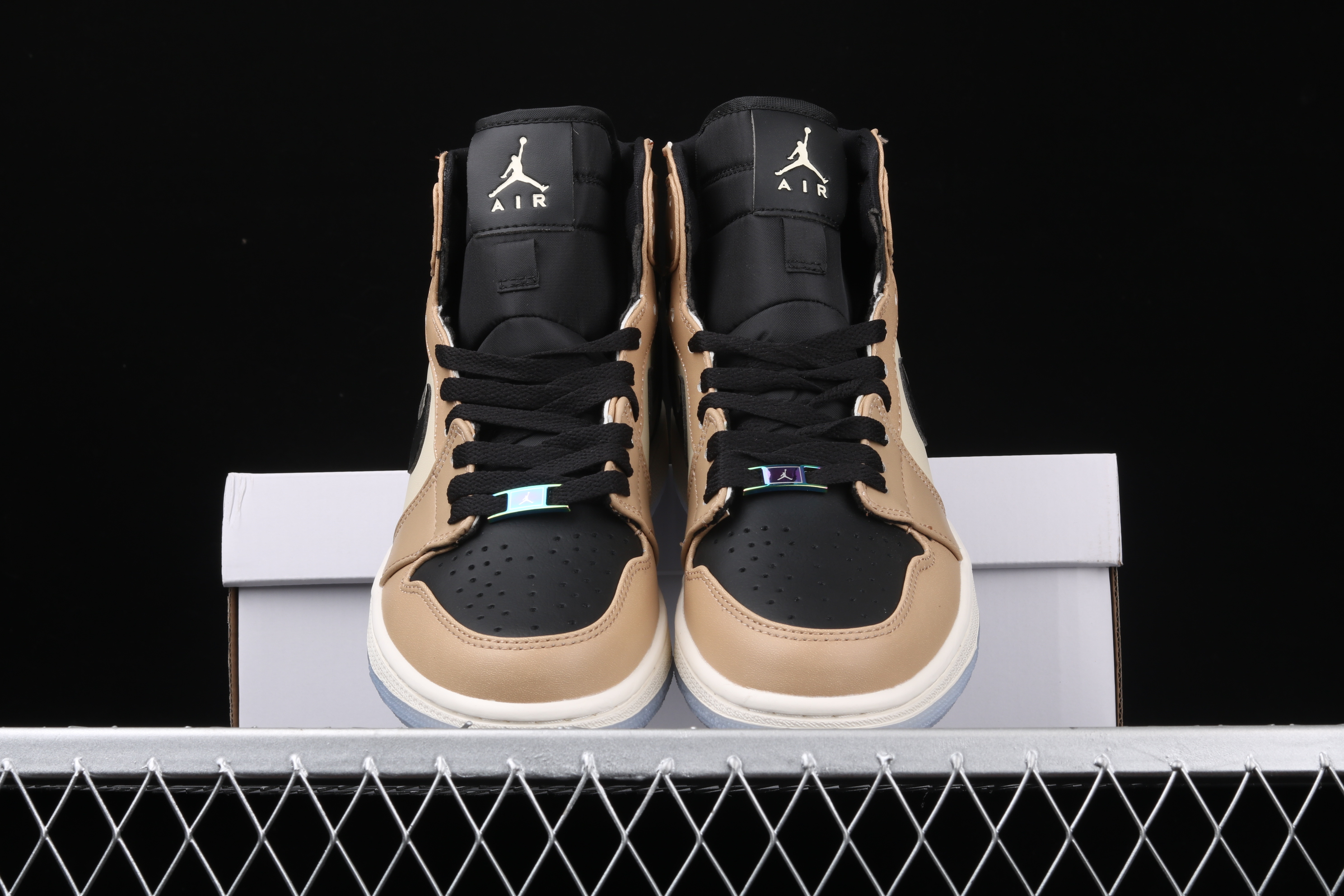 AJ1 High Helper