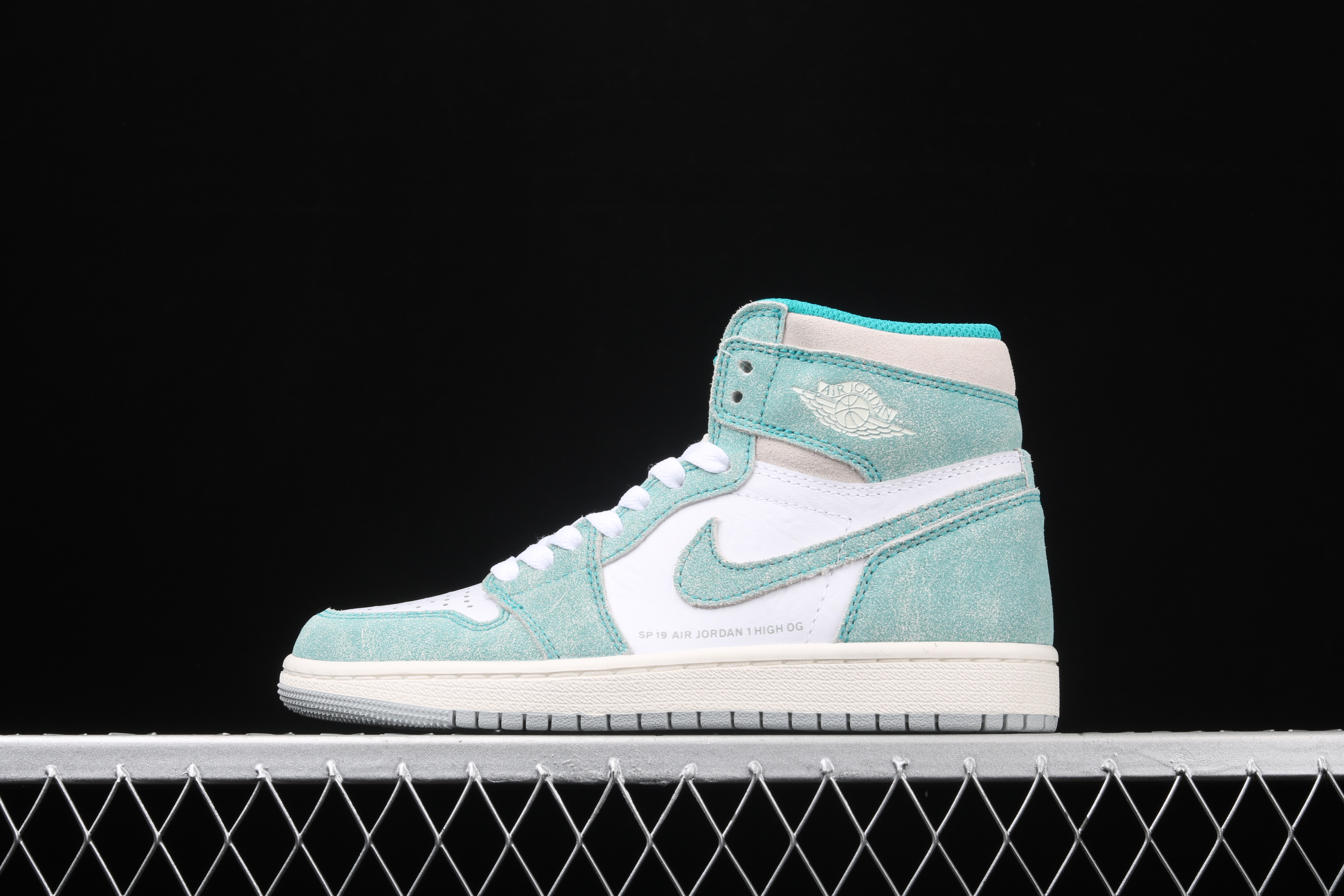 AJ1 High Helper