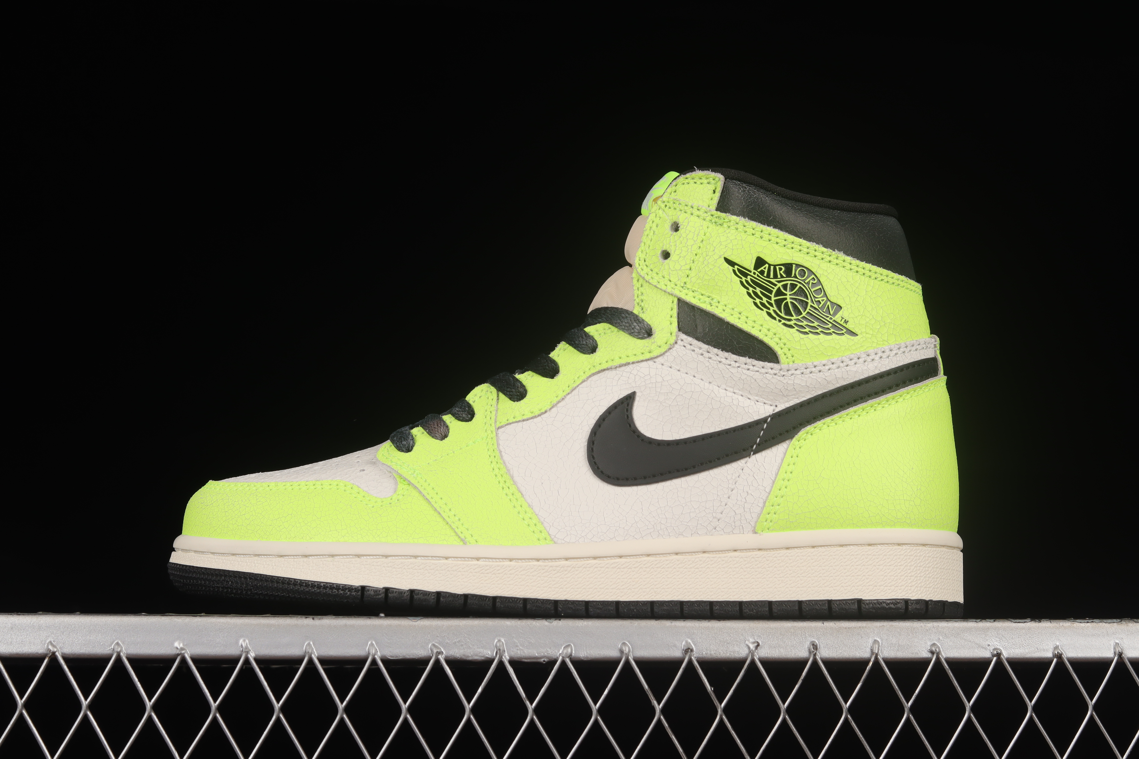 AJ1 High-sided
