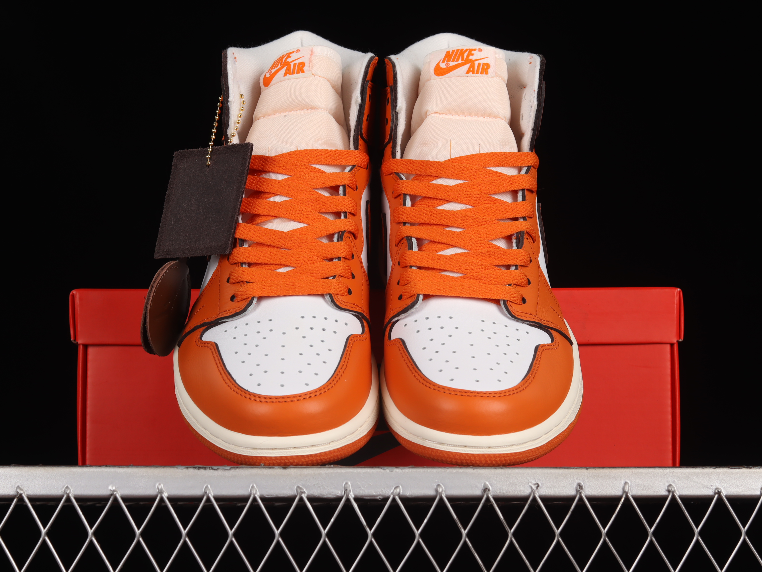 AJ1 High Helper DO9369-101 36 36.5 37 38 38.5 39 40 40.5 41 42 42.5 43 44 44.5 45 46 47.5