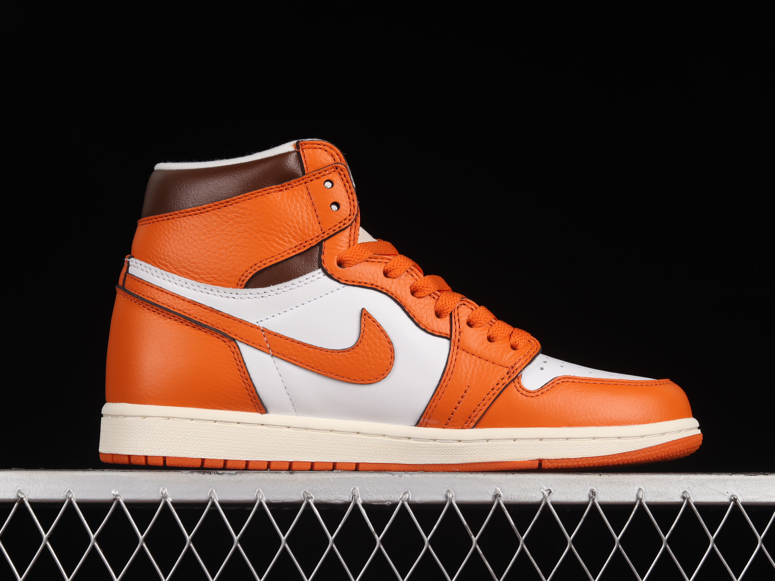 AJ1 High Helper DO9369-101 36 36.5 37 38 38.5 39 40 40.5 41 42 42.5 43 44 44.5 45 46 47.5