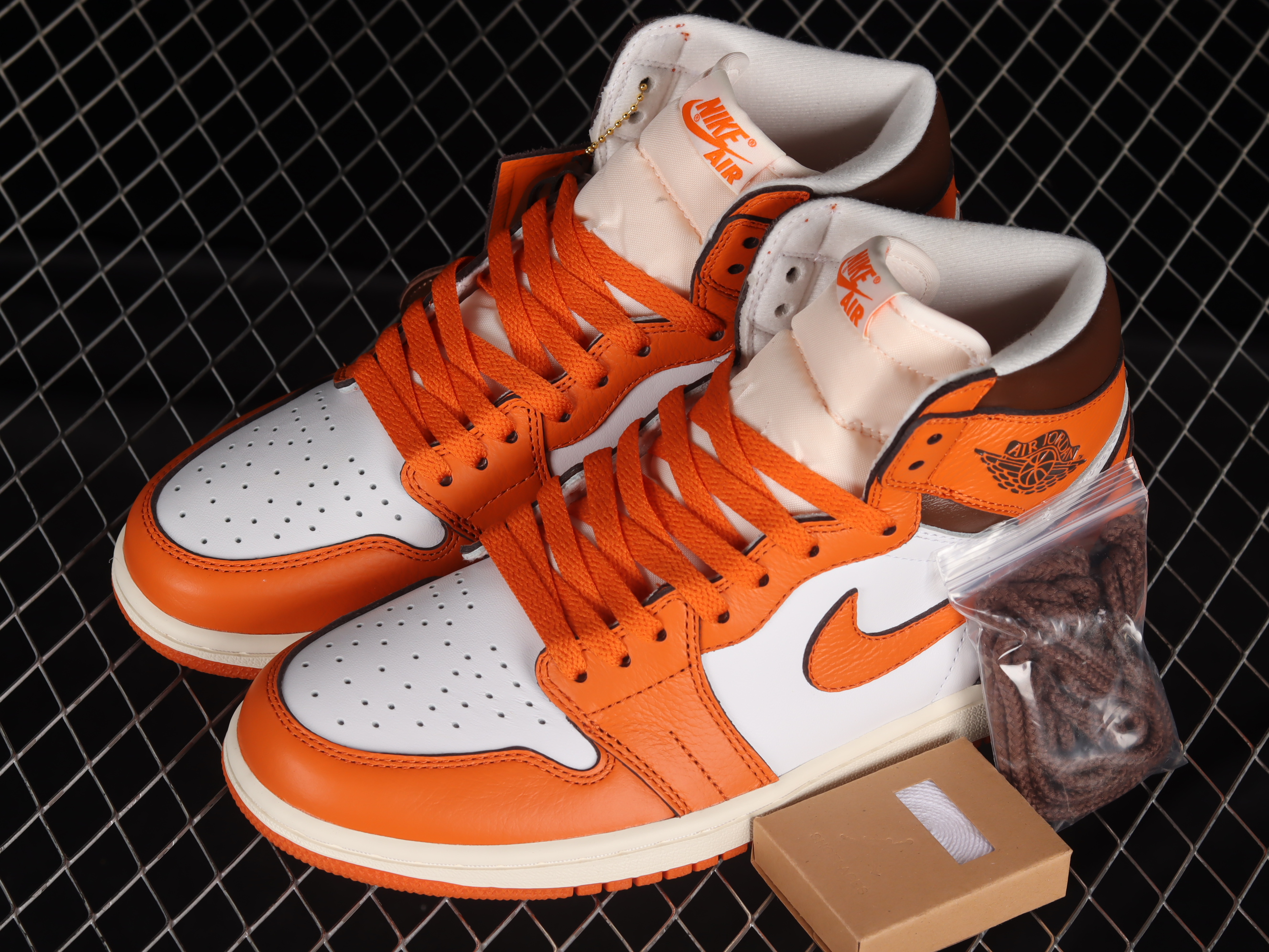 AJ1 High Helper DO9369-101 36 36.5 37 38 38.5 39 40 40.5 41 42 42.5 43 44 44.5 45 46 47.5