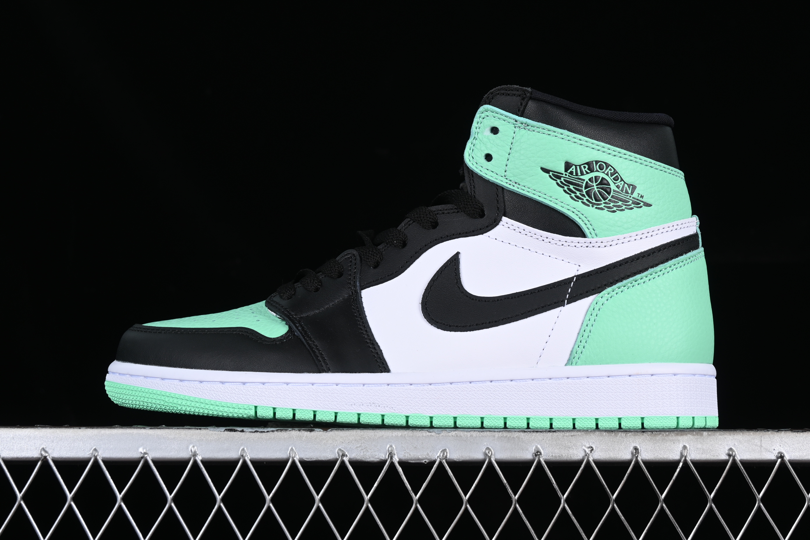 AJ1  high-top