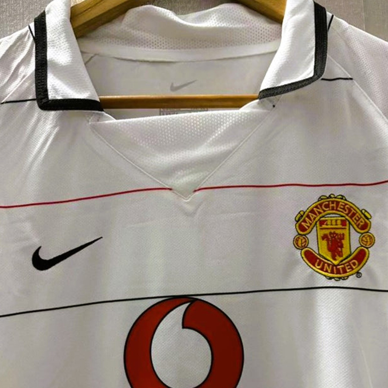 2003-2004 Manchester United white