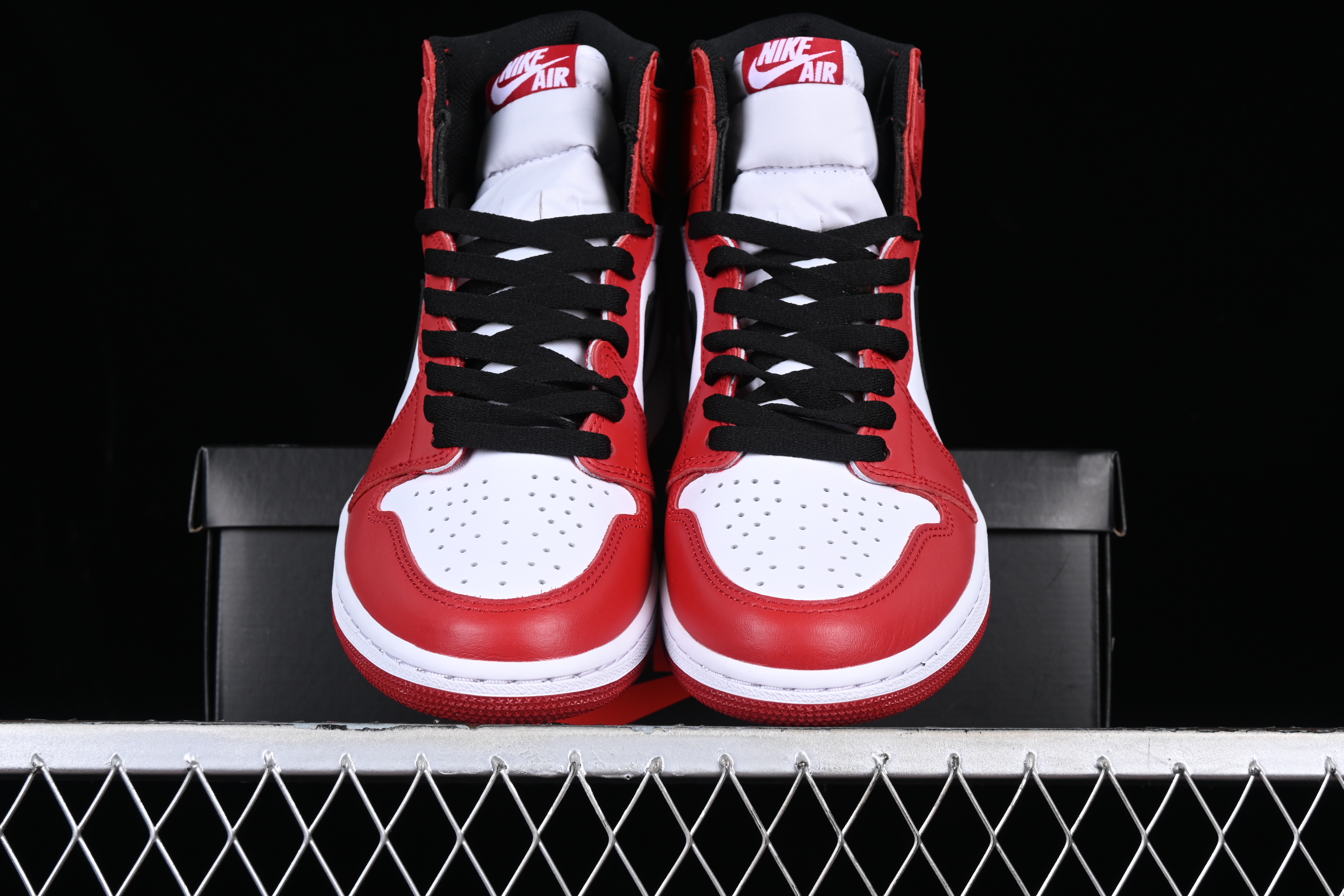 AJ1 High Helper